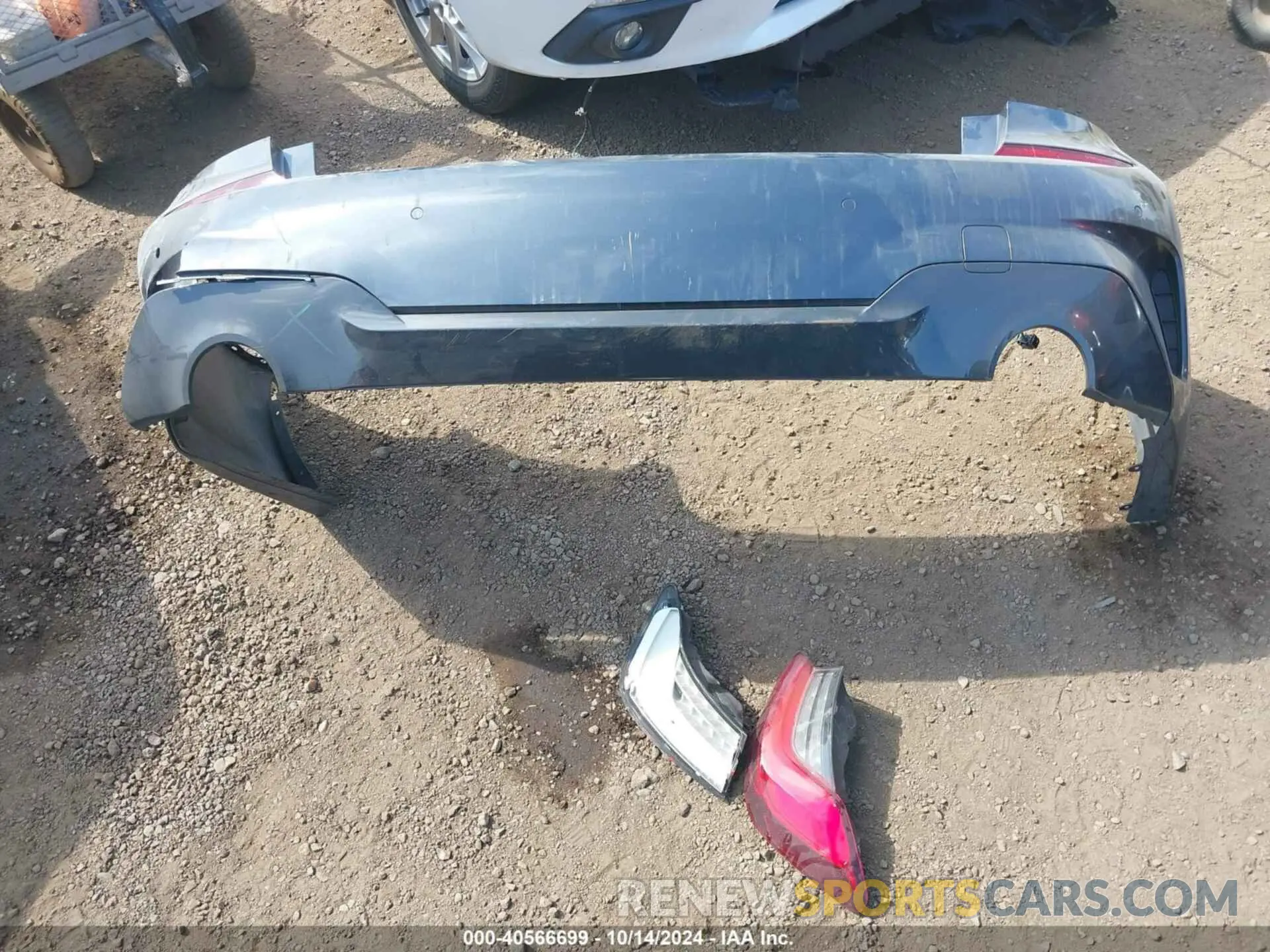12 Фотография поврежденного автомобиля 3MW5R1J0XL8B15597 BMW 330I 2020