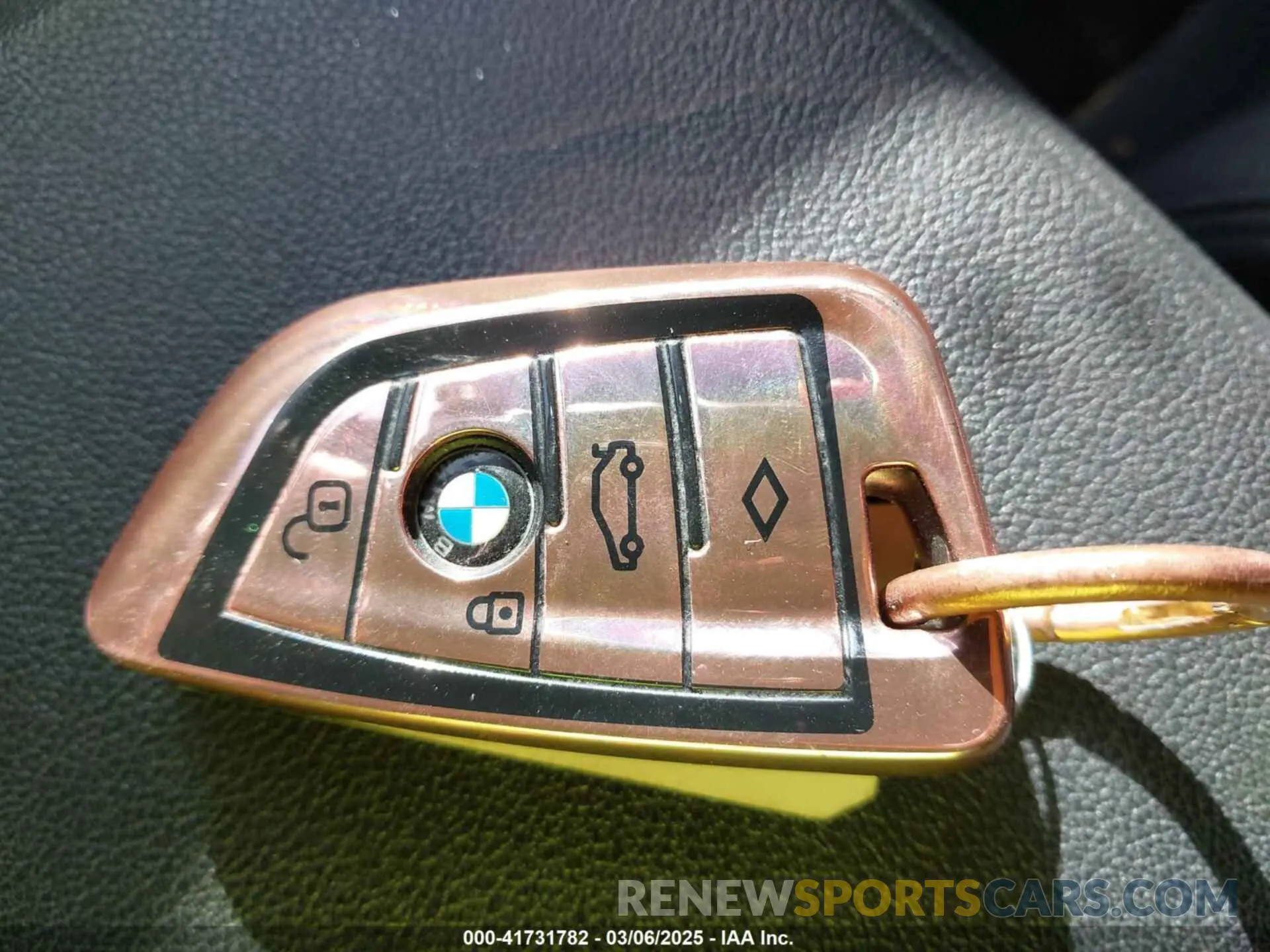 11 Фотография поврежденного автомобиля 3MW5R7J01L8B06063 BMW 330I 2020