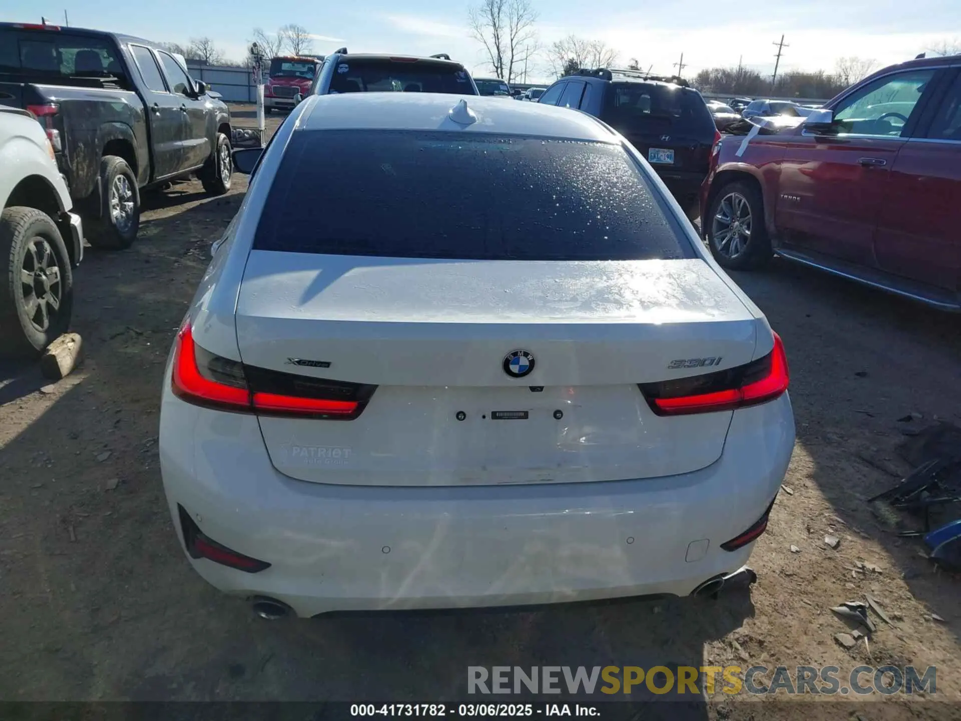 17 Фотография поврежденного автомобиля 3MW5R7J01L8B06063 BMW 330I 2020