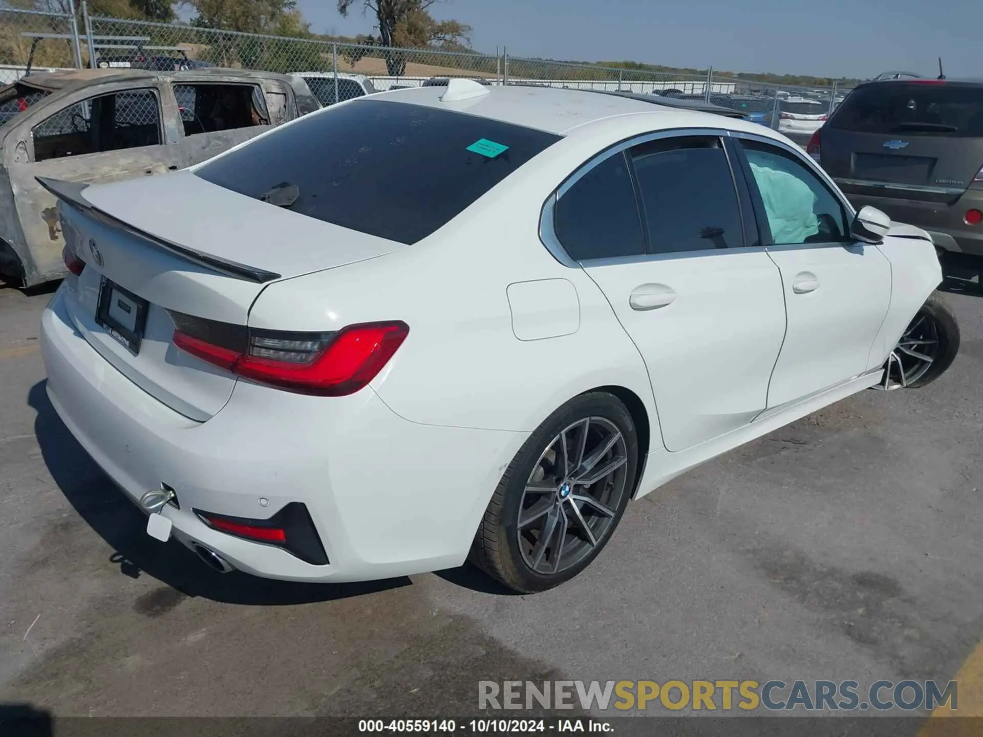4 Photograph of a damaged car 3MW5R7J01L8B24899 BMW 330I 2020