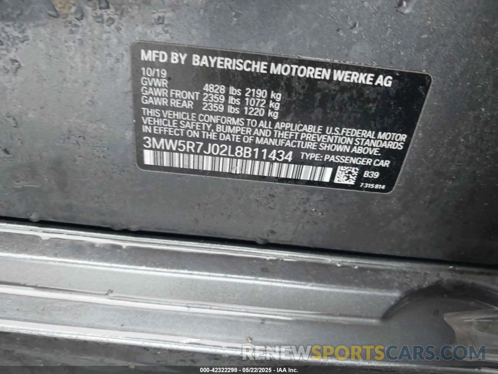 9 Photograph of a damaged car 3MW5R7J02L8B11434 BMW 330I 2020