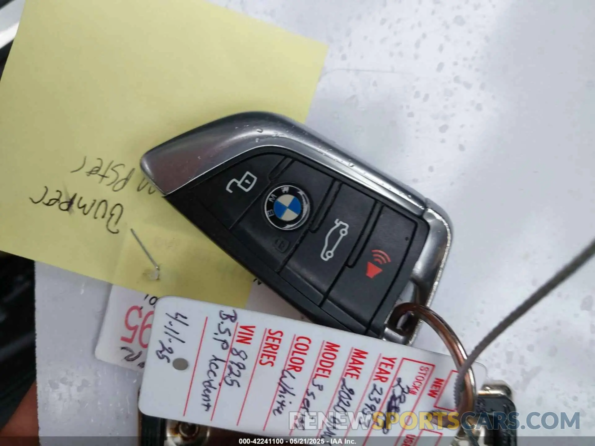 11 Фотография поврежденного автомобиля 3MW5R7J06L8B08925 BMW 330I 2020