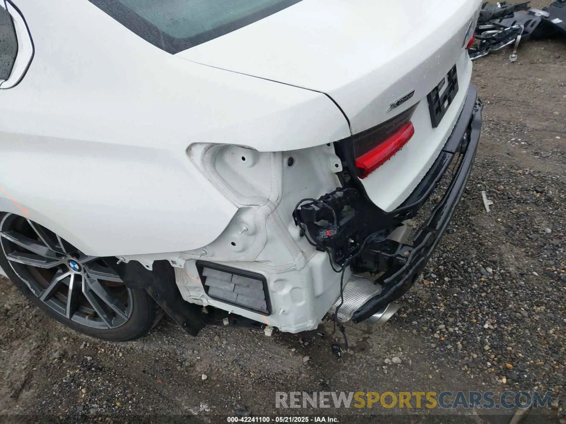 19 Фотография поврежденного автомобиля 3MW5R7J06L8B08925 BMW 330I 2020