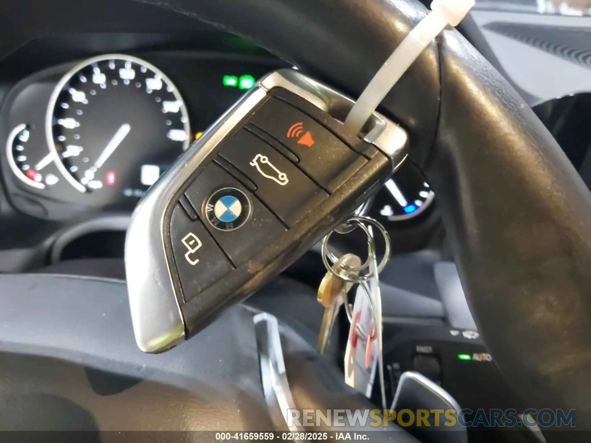 11 Photograph of a damaged car 3MW5R7J06L8B17690 BMW 330I 2020