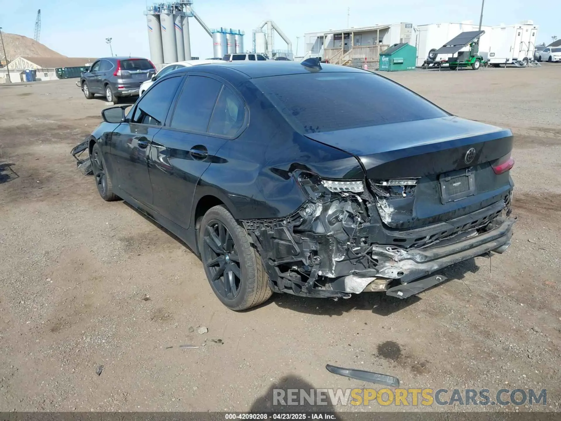 3 Photograph of a damaged car 3MW5R7J08L8B05749 BMW 330I 2020
