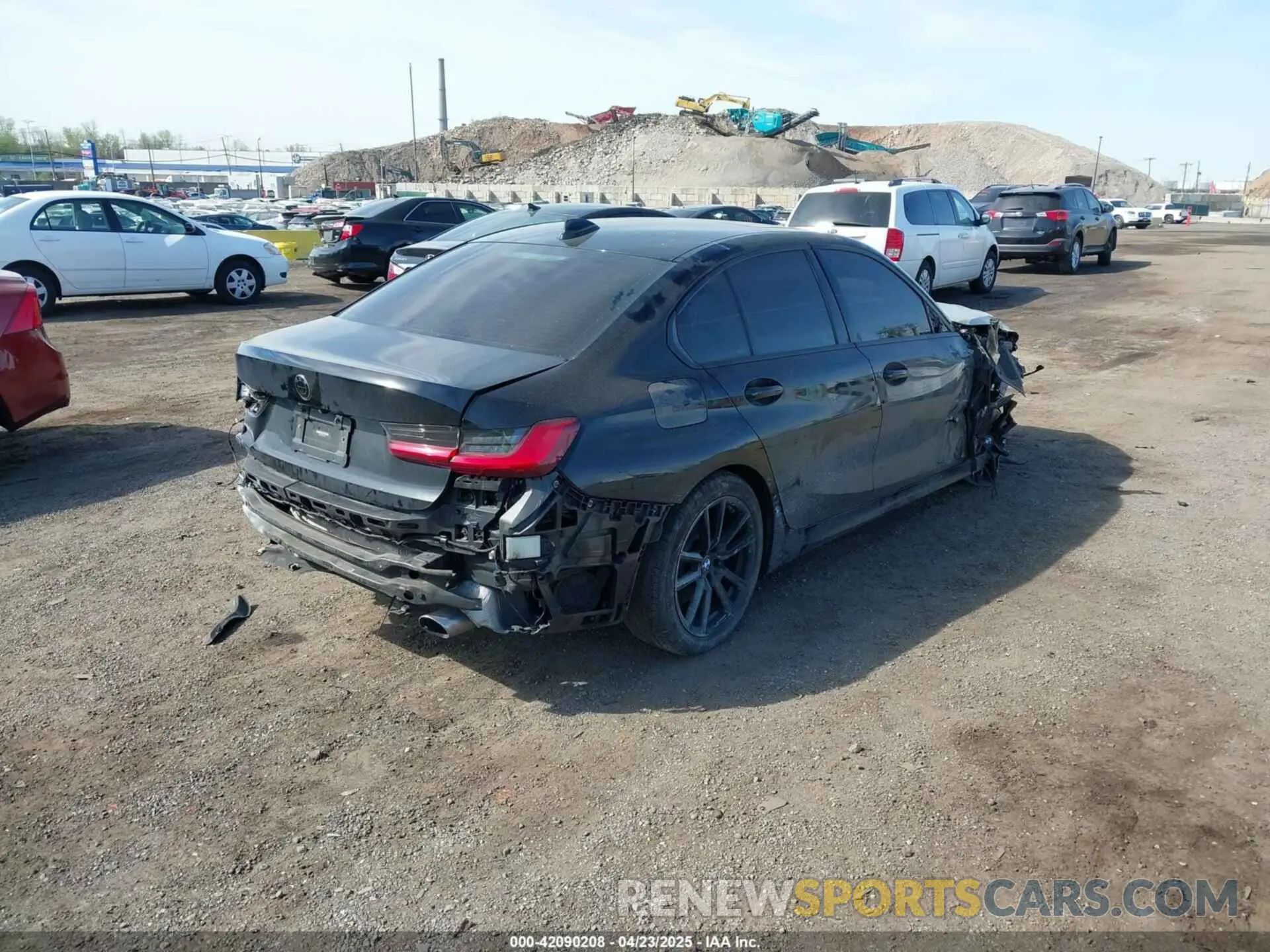 4 Photograph of a damaged car 3MW5R7J08L8B05749 BMW 330I 2020