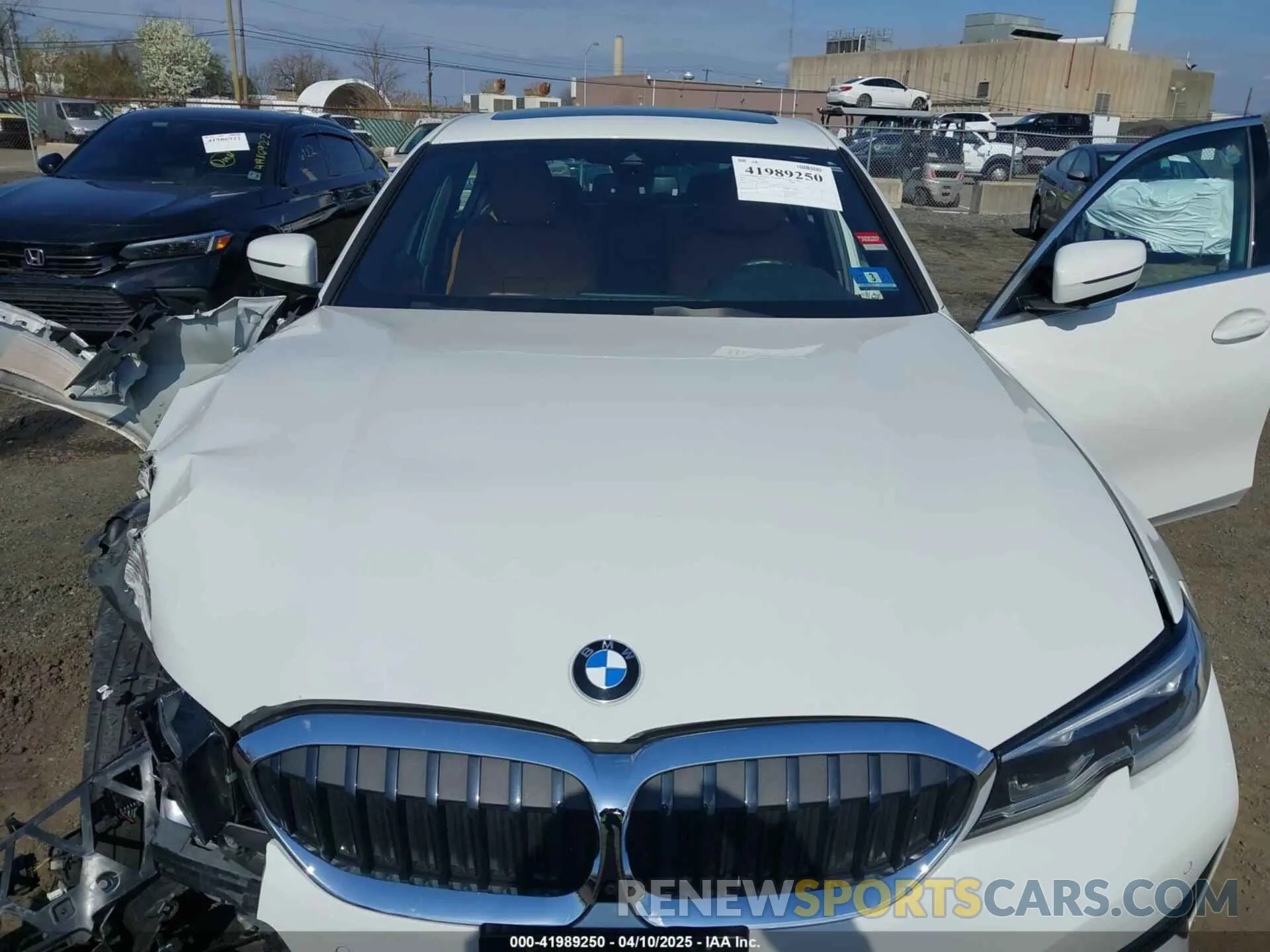 10 Photograph of a damaged car 3MW5R7J08L8B09946 BMW 330I 2020