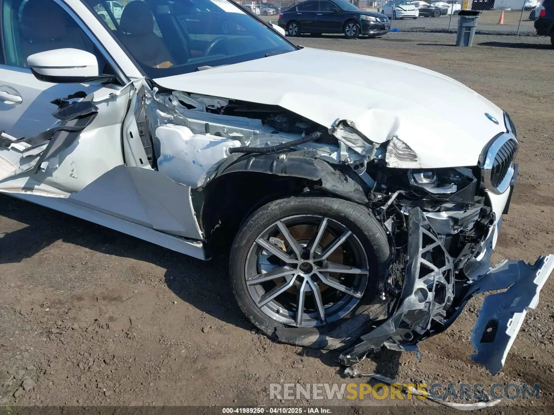 6 Photograph of a damaged car 3MW5R7J08L8B09946 BMW 330I 2020