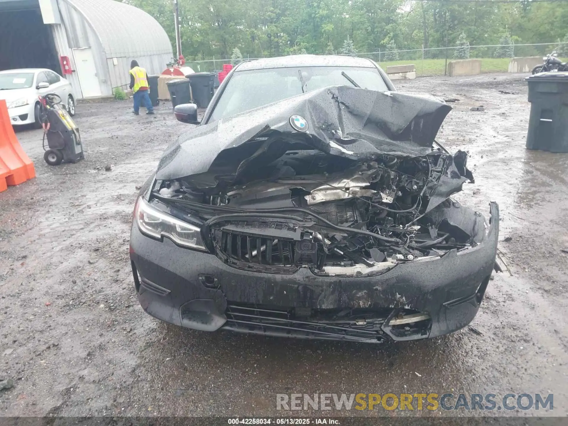6 Photograph of a damaged car 3MW5R7J0XL8B06577 BMW 330I 2020