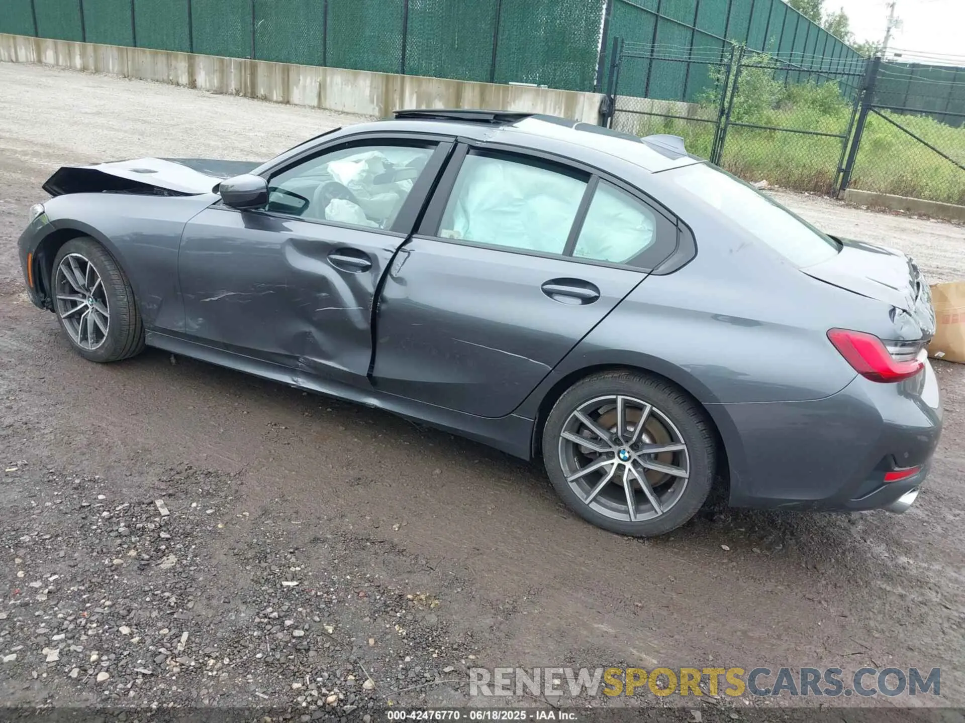 3 Photograph of a damaged car 3MW5R7J0XL8B33178 BMW 330I 2020