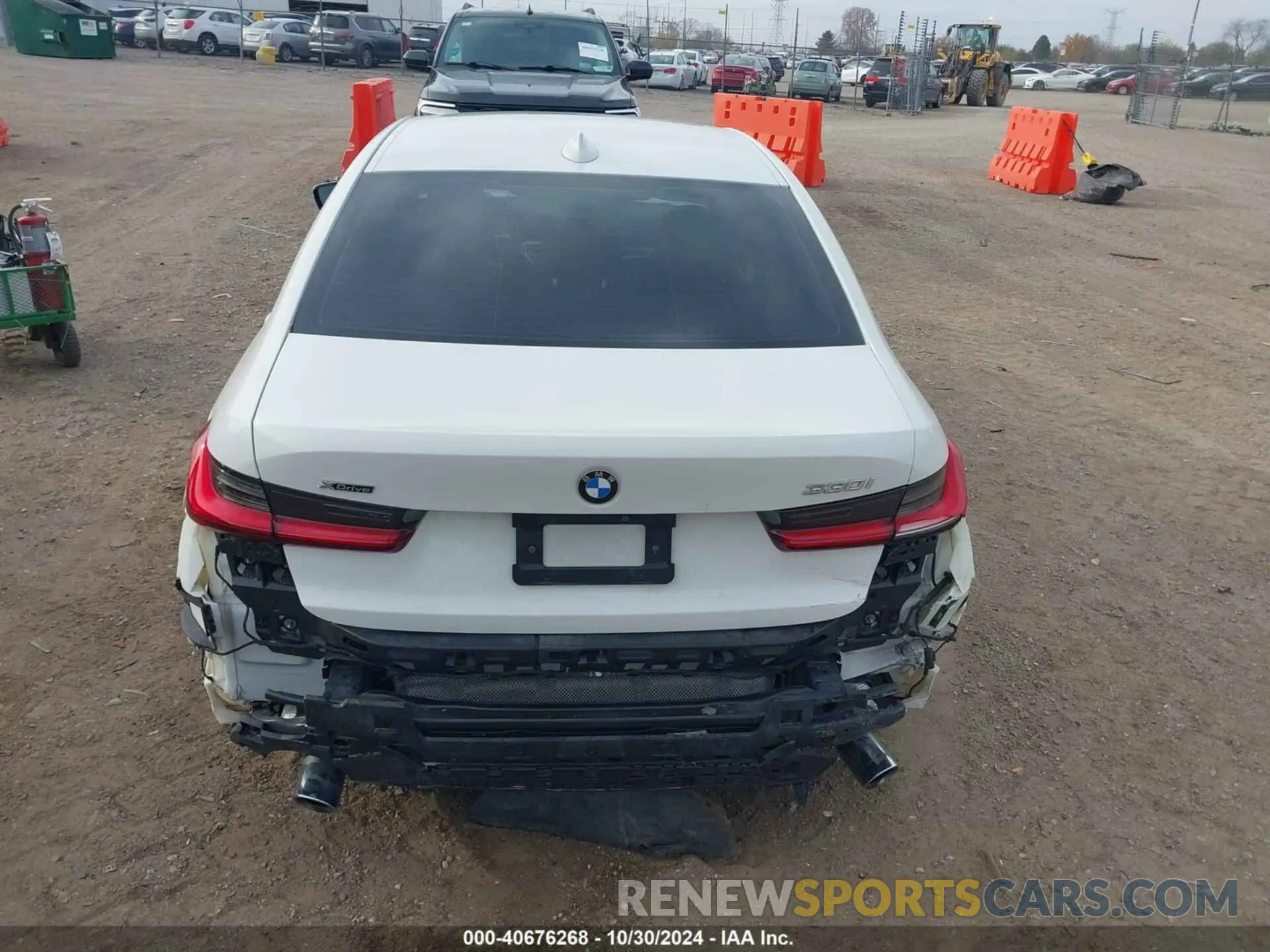 17 Photograph of a damaged car 3MW5R7J0XL8B41460 BMW 330I 2020