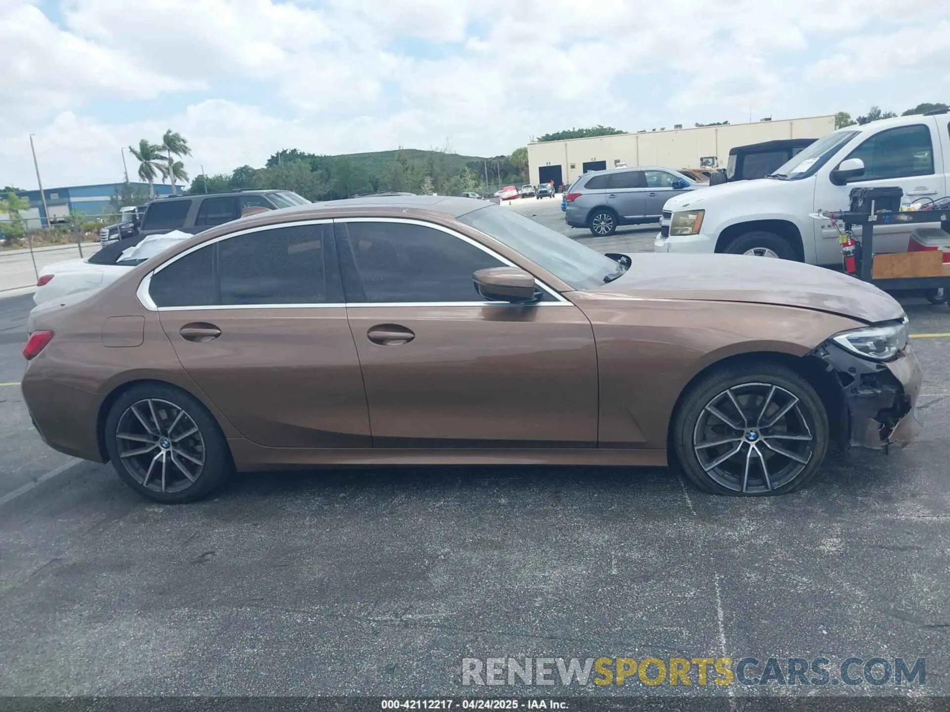 13 Фотография поврежденного автомобиля WBA5R1C05LFH82648 BMW 330I 2020