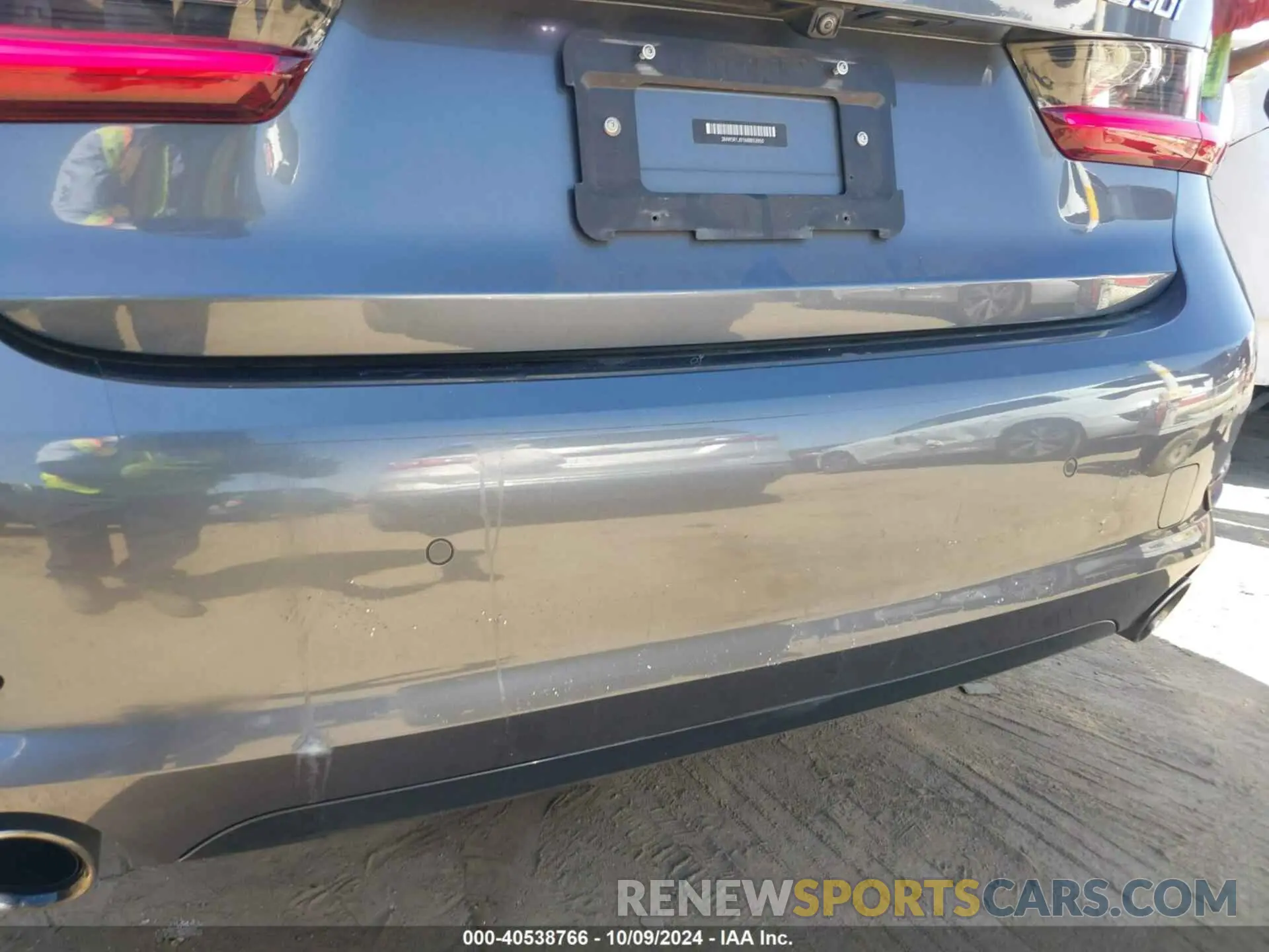 6 Photograph of a damaged car 3MW5R1J01M8B53950 BMW 330I 2021