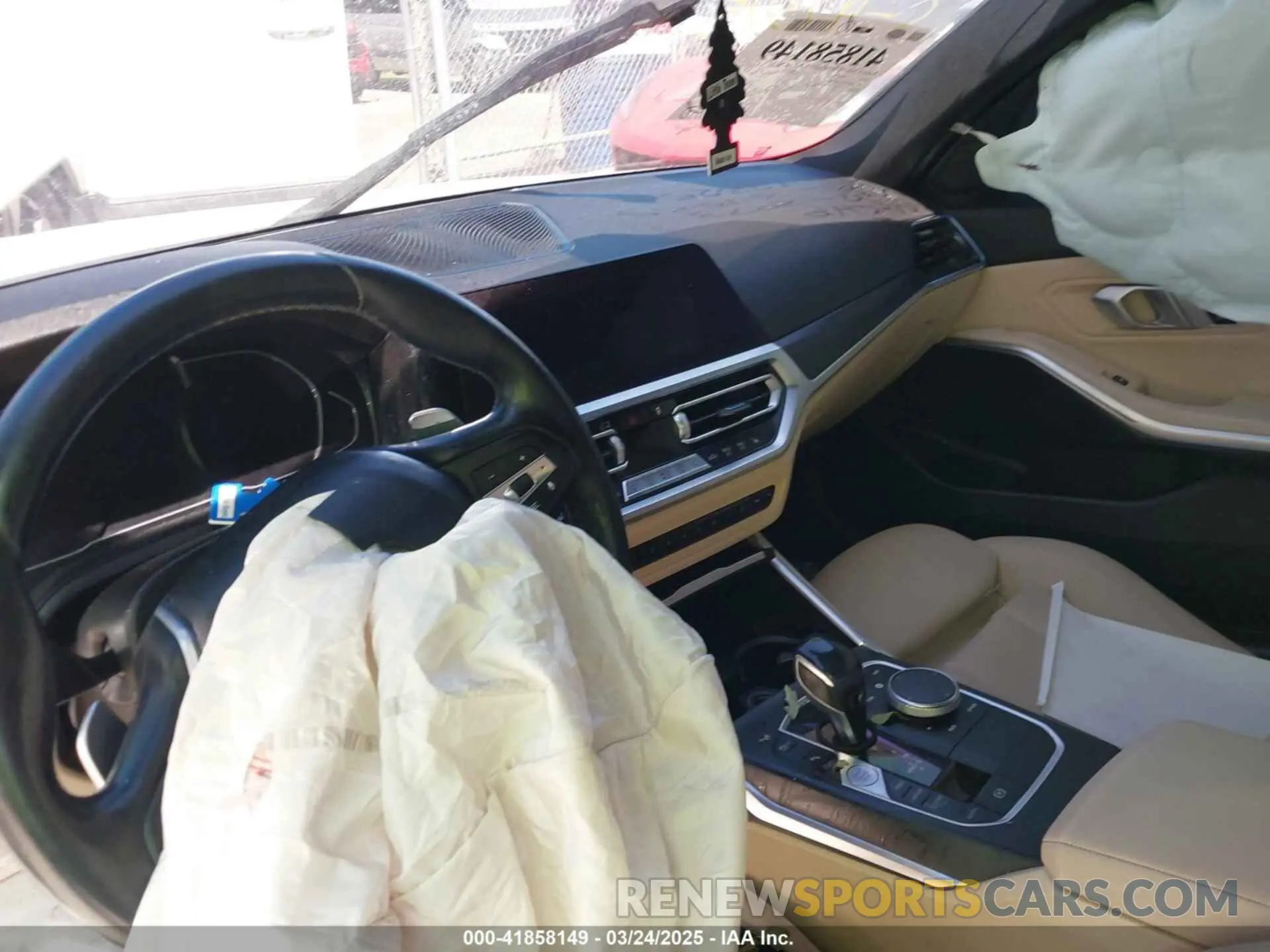 5 Photograph of a damaged car 3MW5R1J01M8B82073 BMW 330I 2021