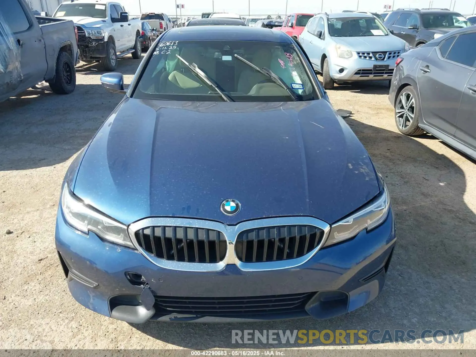 12 Фотография поврежденного автомобиля 3MW5R1J03M8B71429 BMW 330I 2021