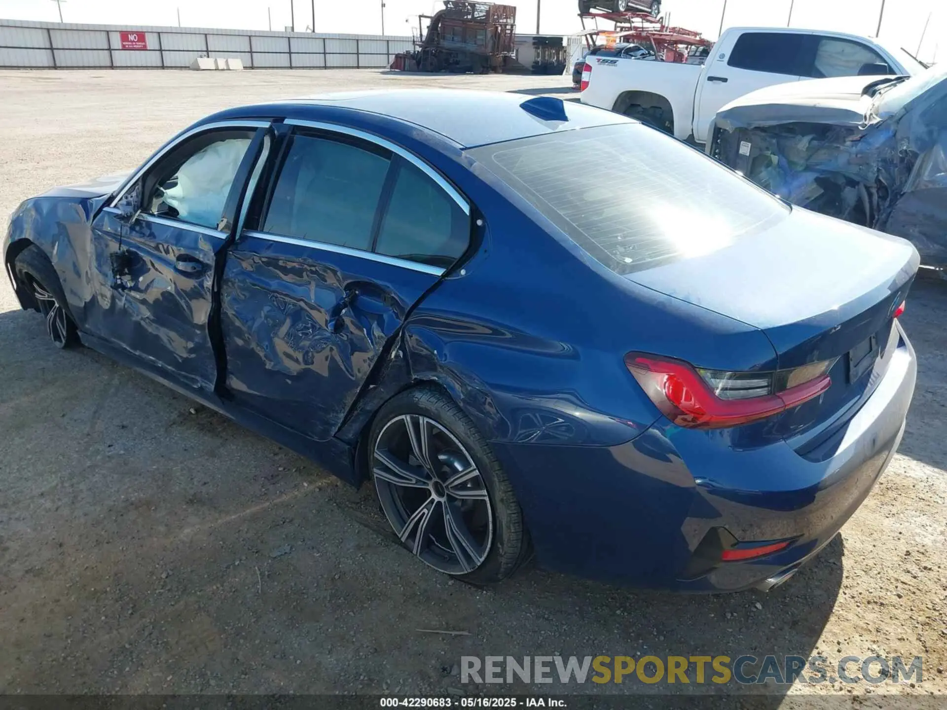3 Фотография поврежденного автомобиля 3MW5R1J03M8B71429 BMW 330I 2021