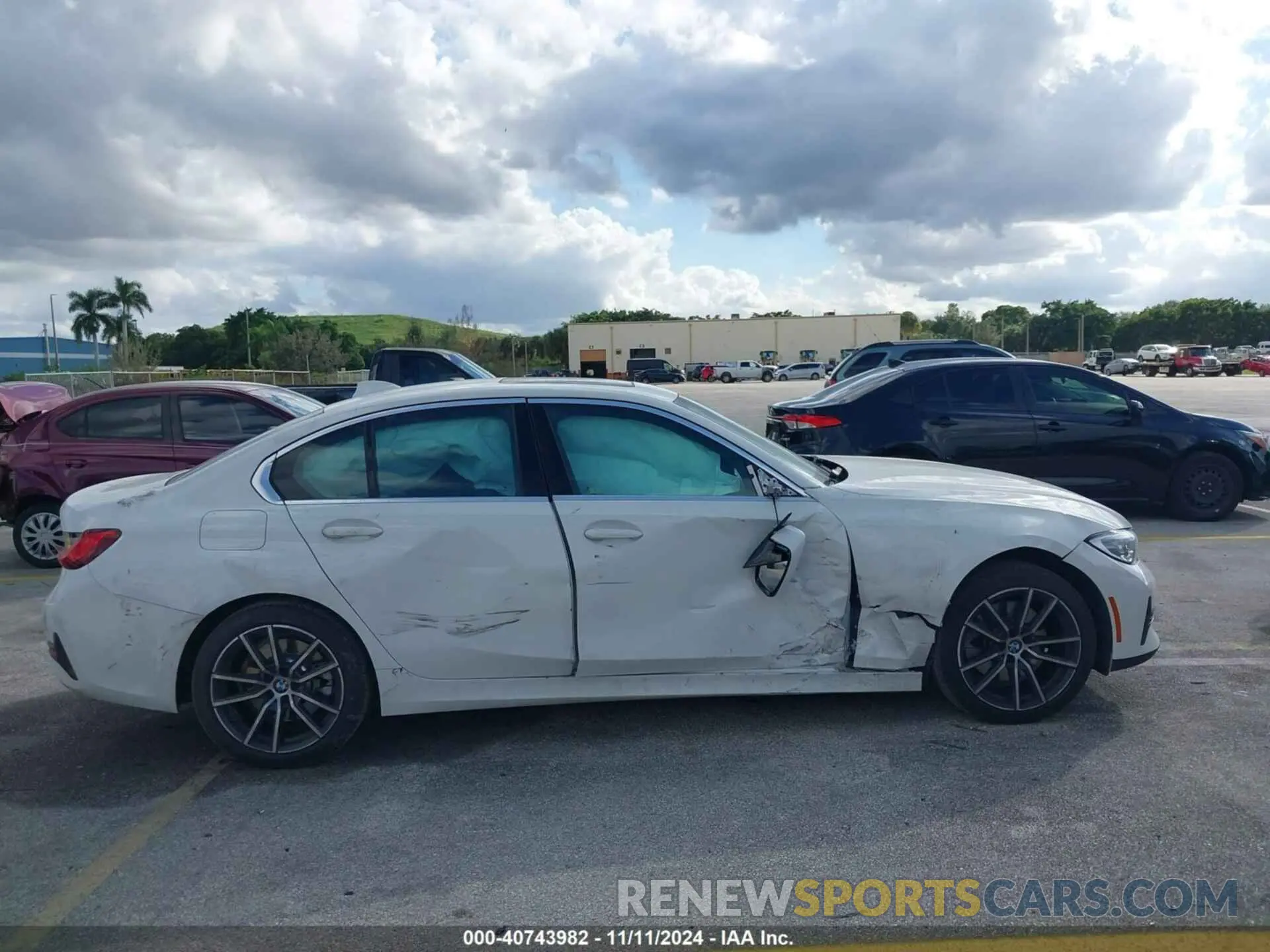 6 Photograph of a damaged car 3MW5R1J05M8B47696 BMW 330I 2021