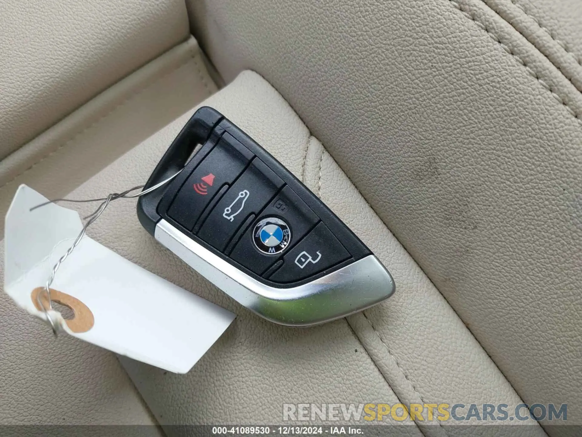 11 Фотография поврежденного автомобиля 3MW5R1J06M8B93781 BMW 330I 2021