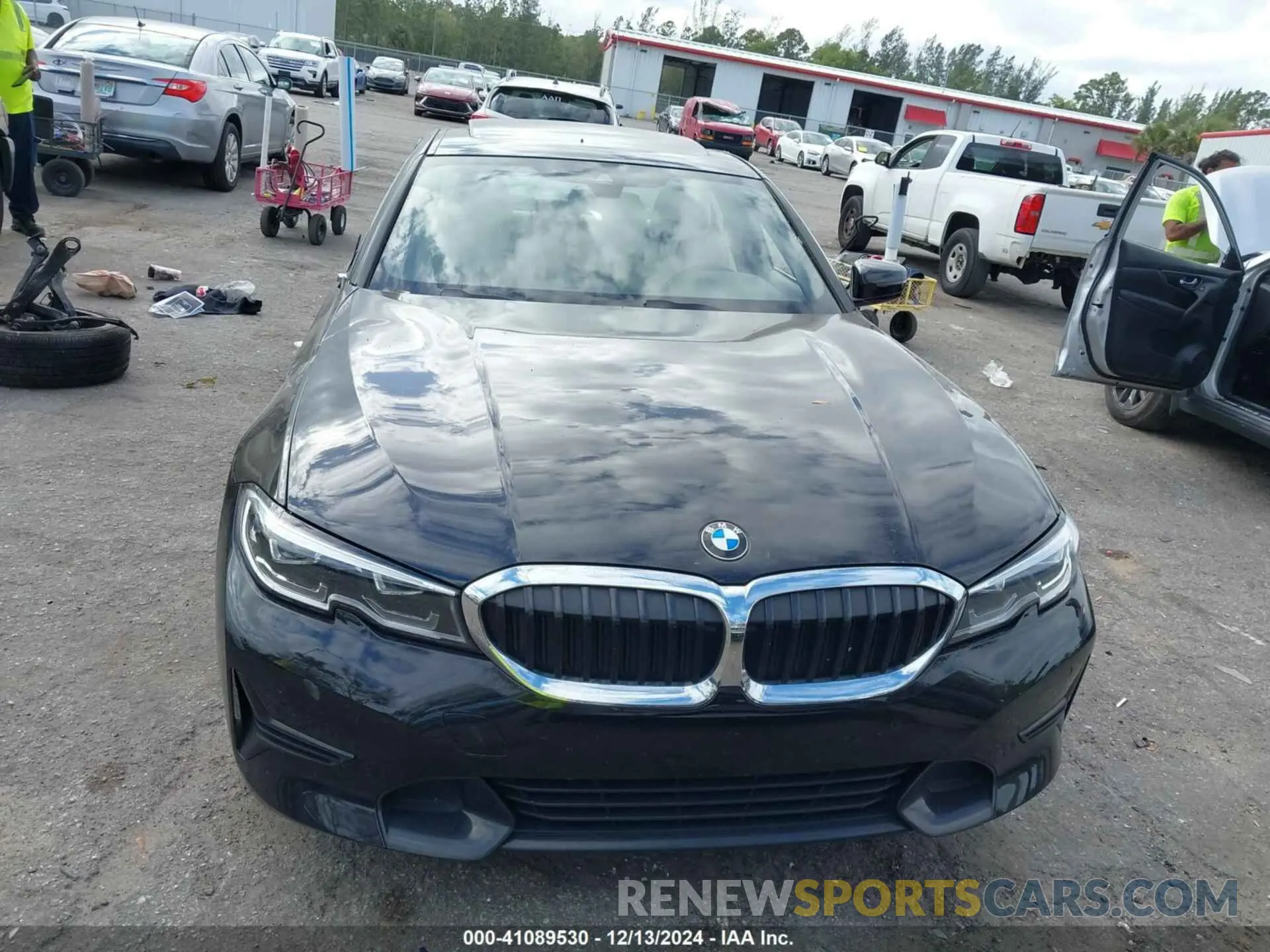 12 Фотография поврежденного автомобиля 3MW5R1J06M8B93781 BMW 330I 2021