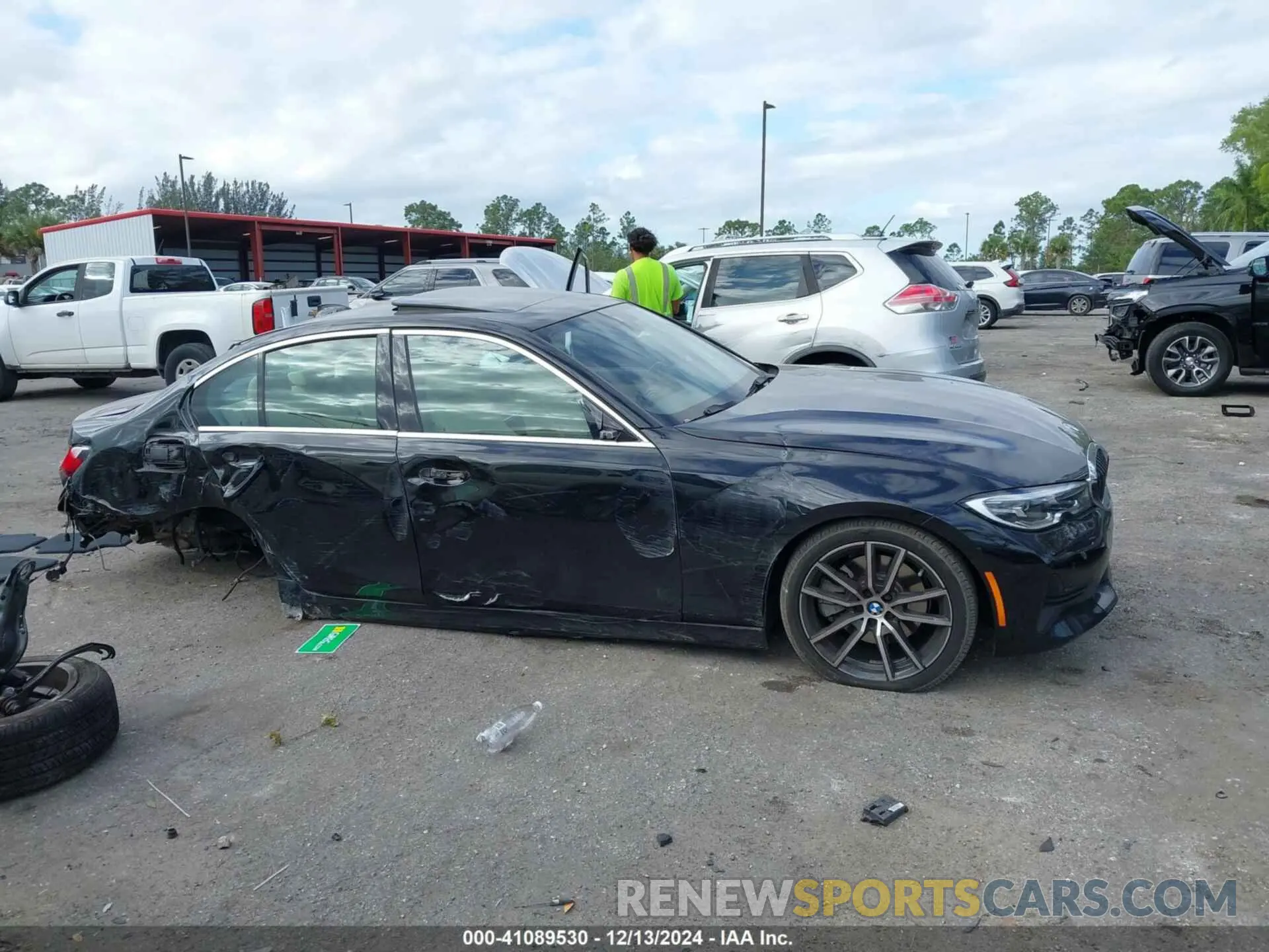 13 Фотография поврежденного автомобиля 3MW5R1J06M8B93781 BMW 330I 2021