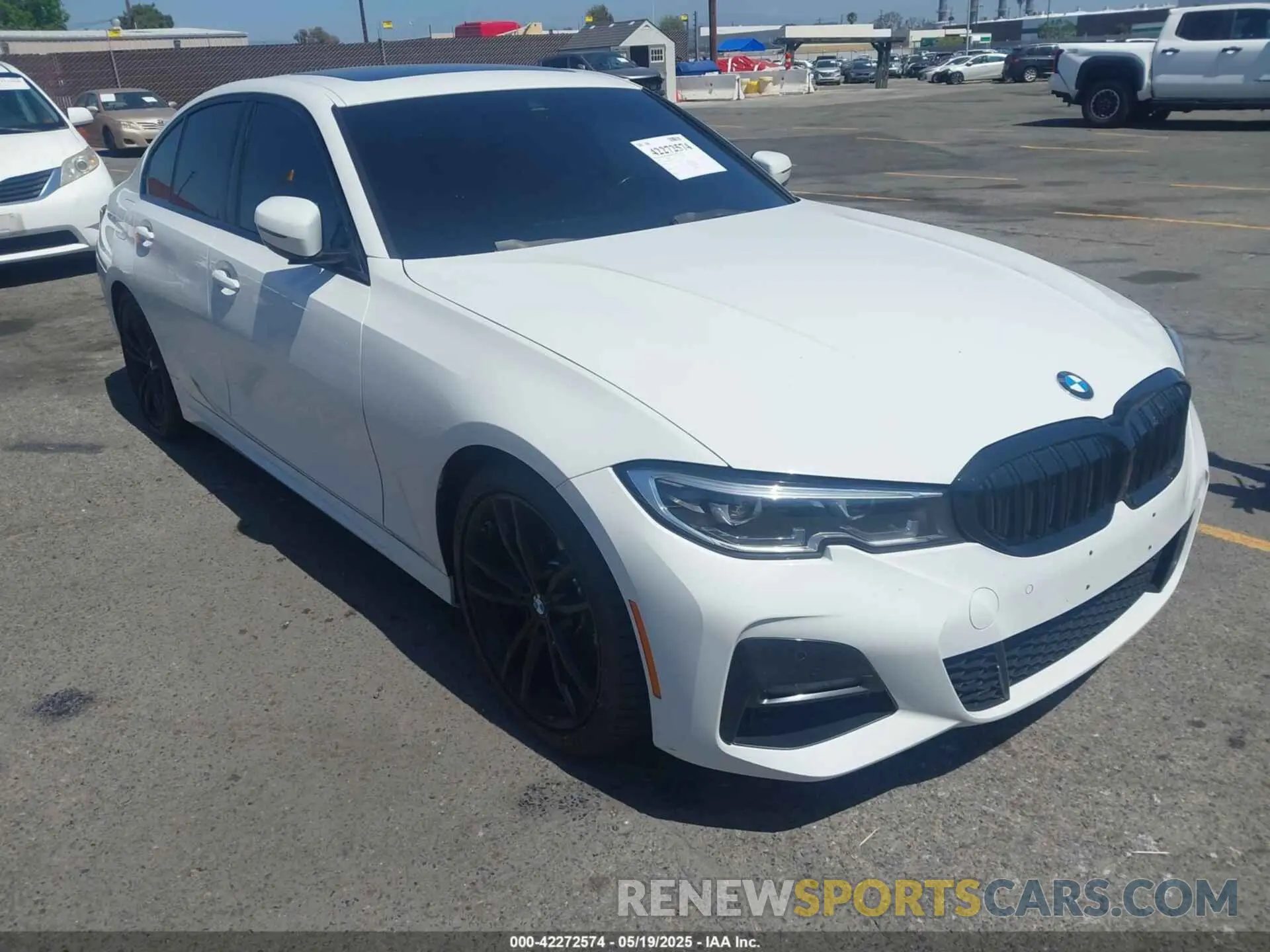 1 Фотография поврежденного автомобиля 3MW5R1J07M8C10703 BMW 330I 2021