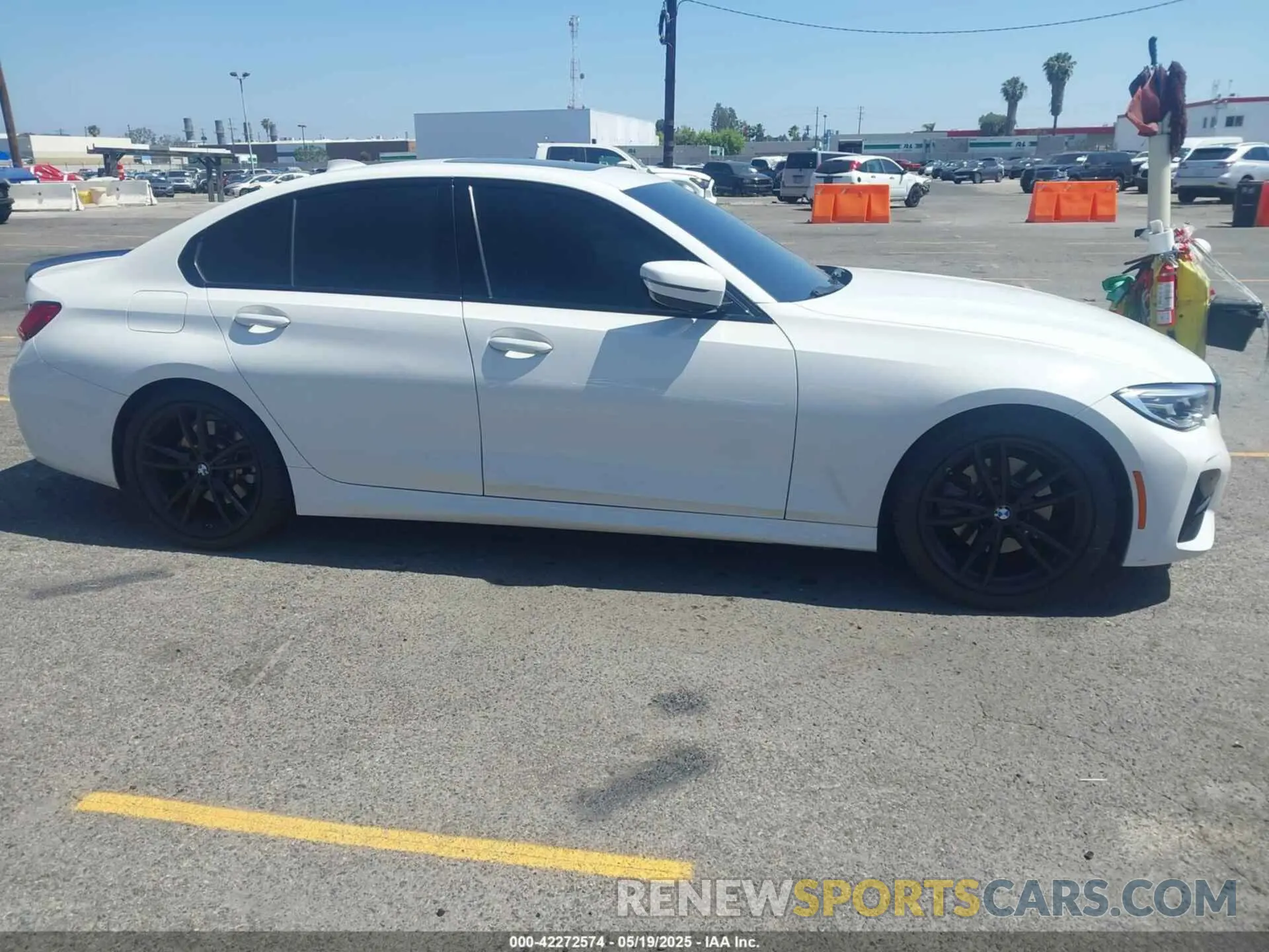 13 Фотография поврежденного автомобиля 3MW5R1J07M8C10703 BMW 330I 2021