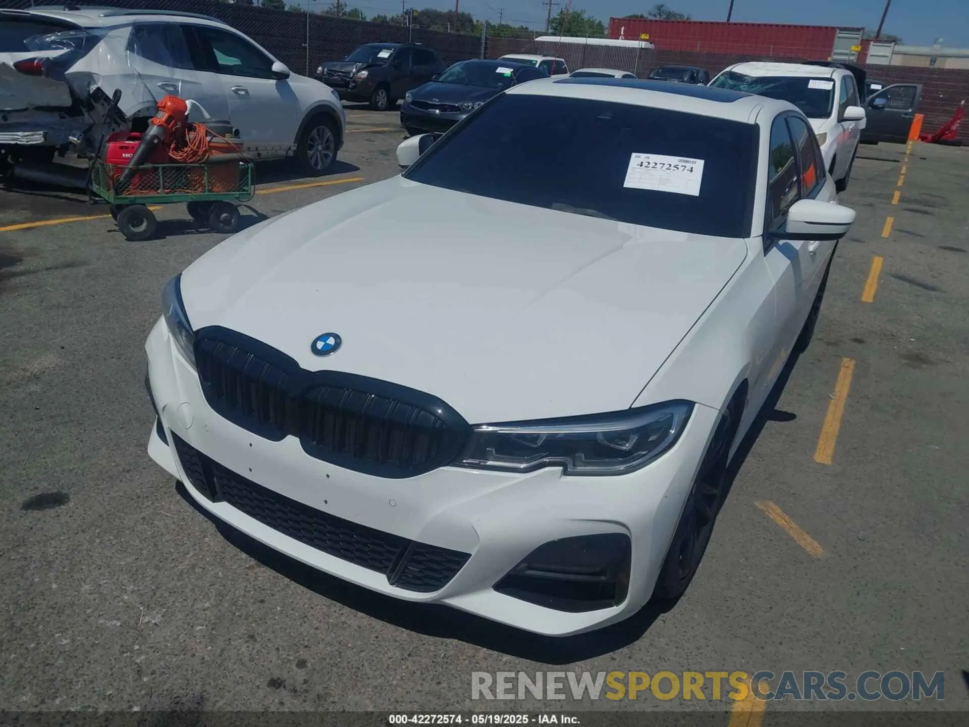 2 Фотография поврежденного автомобиля 3MW5R1J07M8C10703 BMW 330I 2021