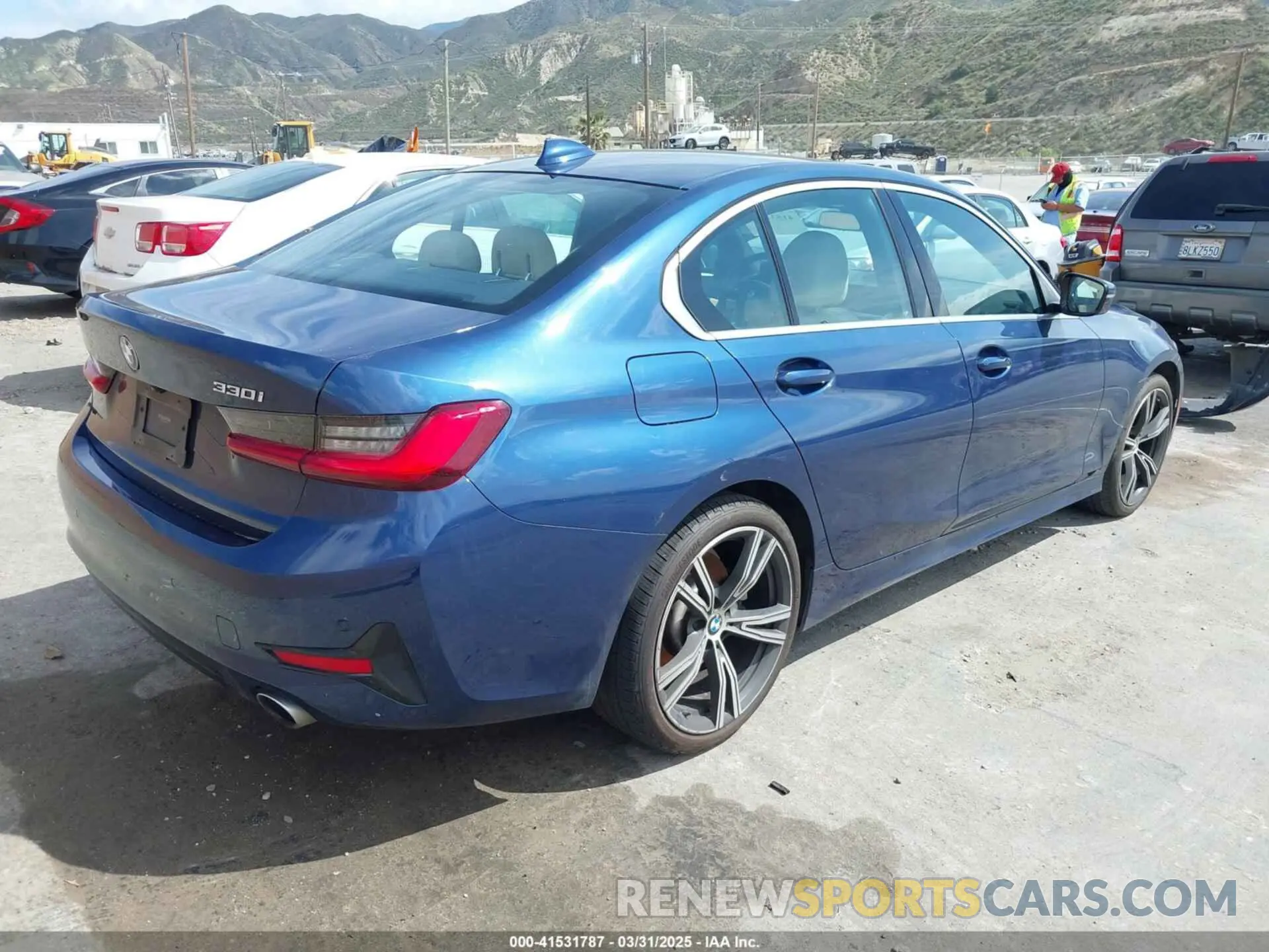 4 Фотография поврежденного автомобиля 3MW5R1J08M8B68283 BMW 330I 2021