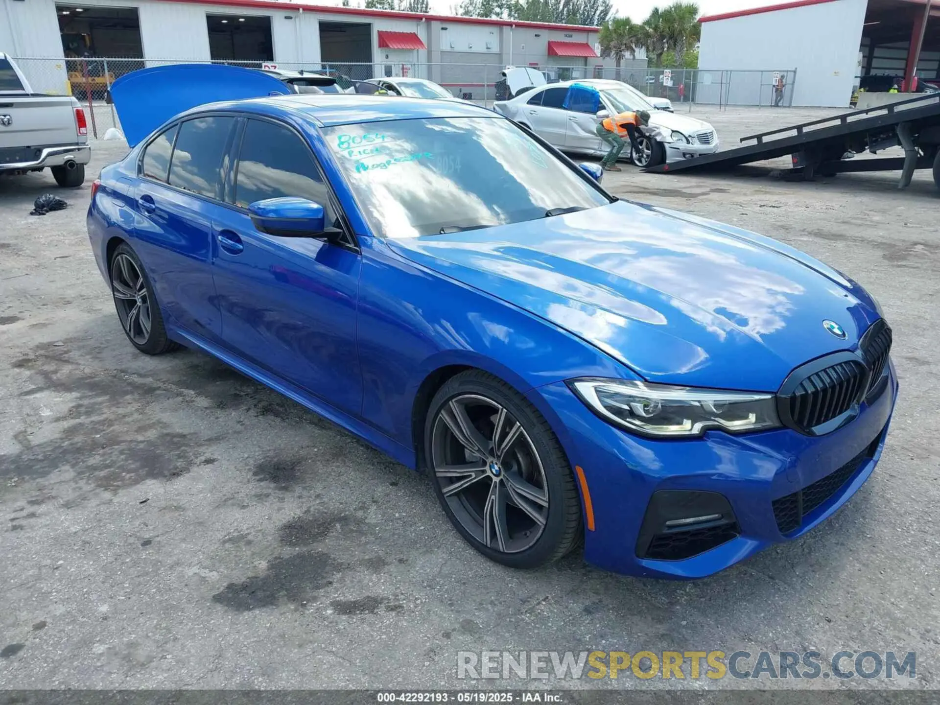 1 Фотография поврежденного автомобиля 3MW5R1J0XM8B54157 BMW 330I 2021