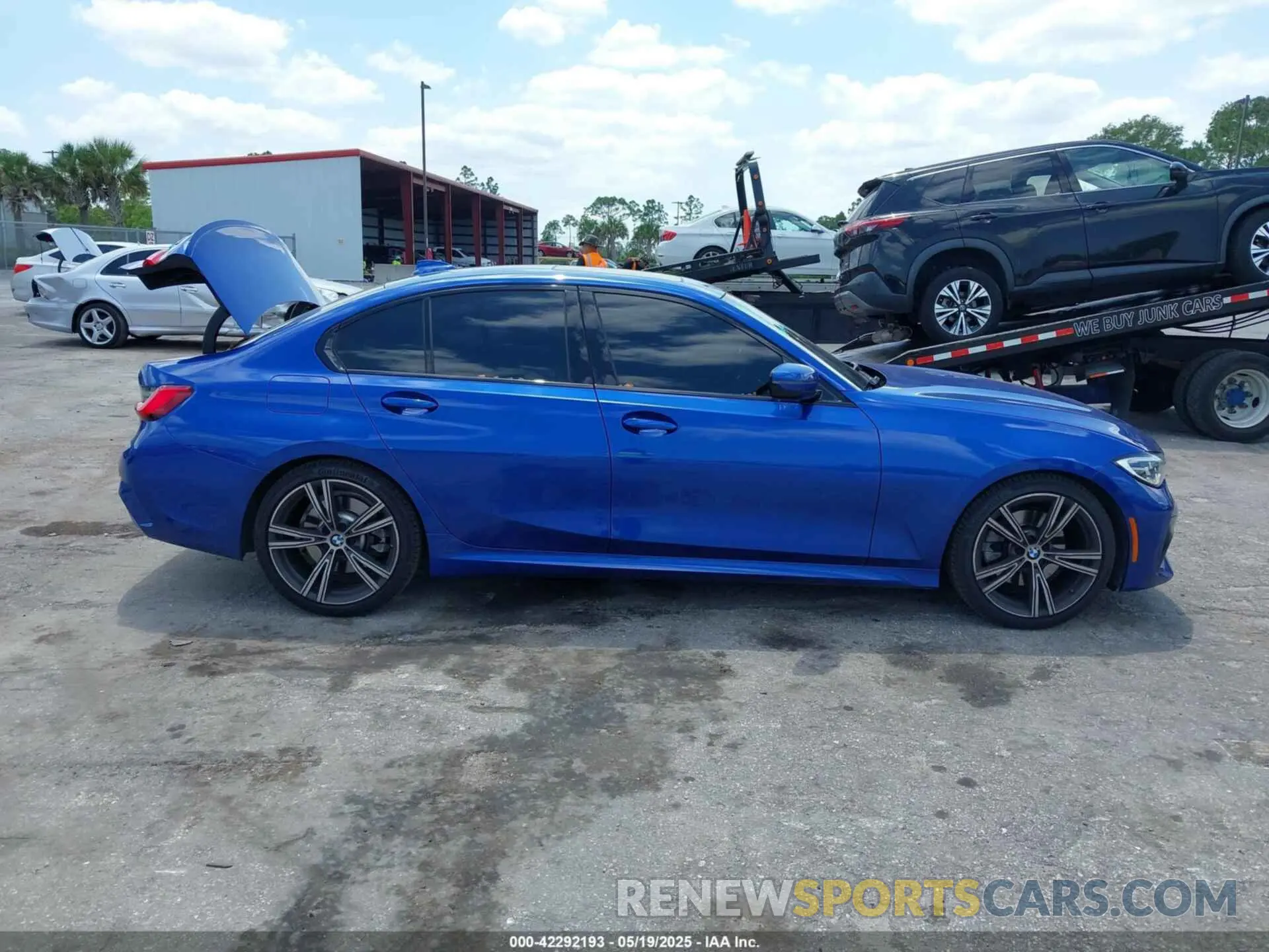 13 Фотография поврежденного автомобиля 3MW5R1J0XM8B54157 BMW 330I 2021