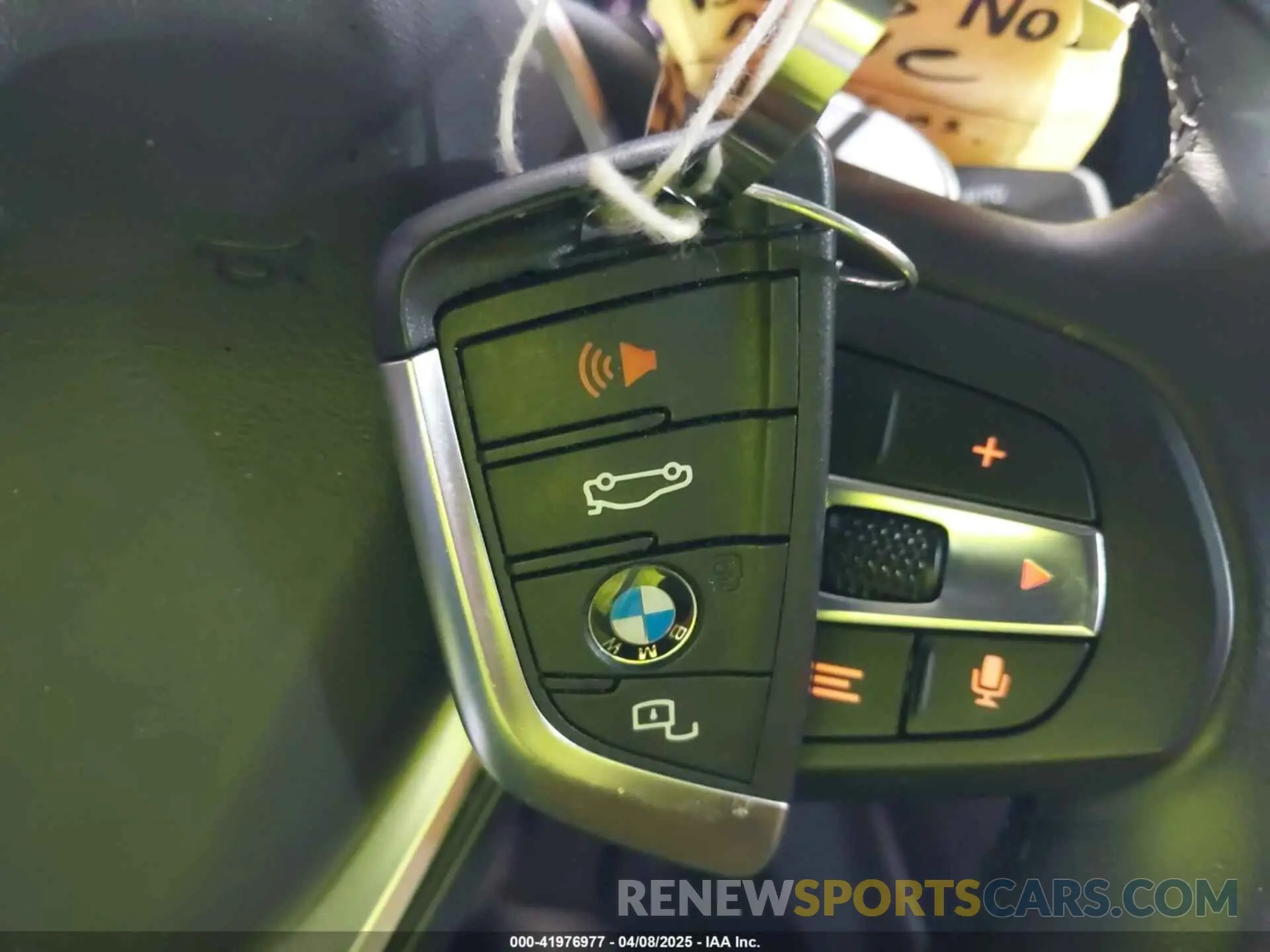 11 Фотография поврежденного автомобиля 3MW5R7J01M8C03295 BMW 330I 2021