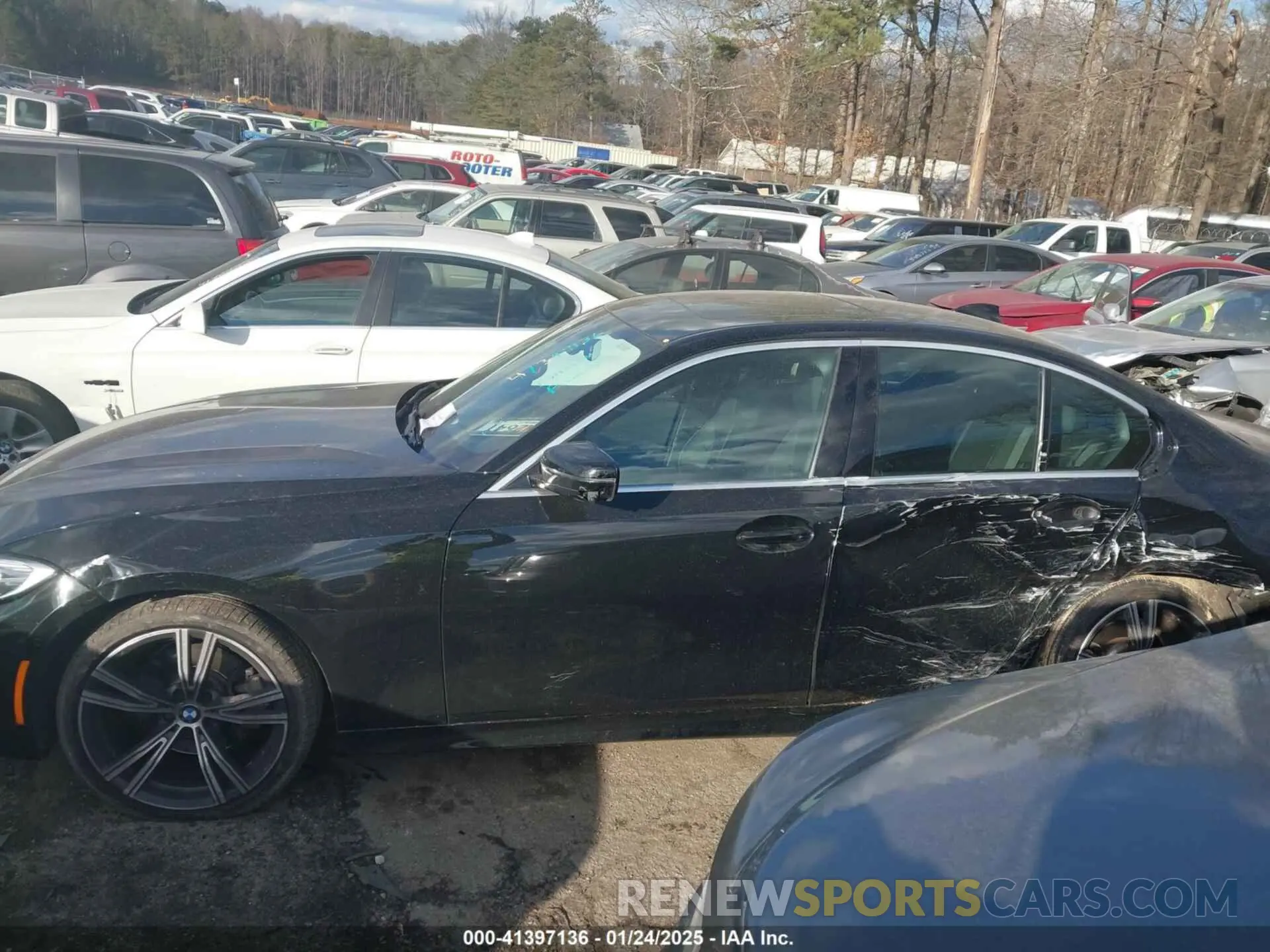 14 Photograph of a damaged car 3MW5R7J04M8B97394 BMW 330I 2021