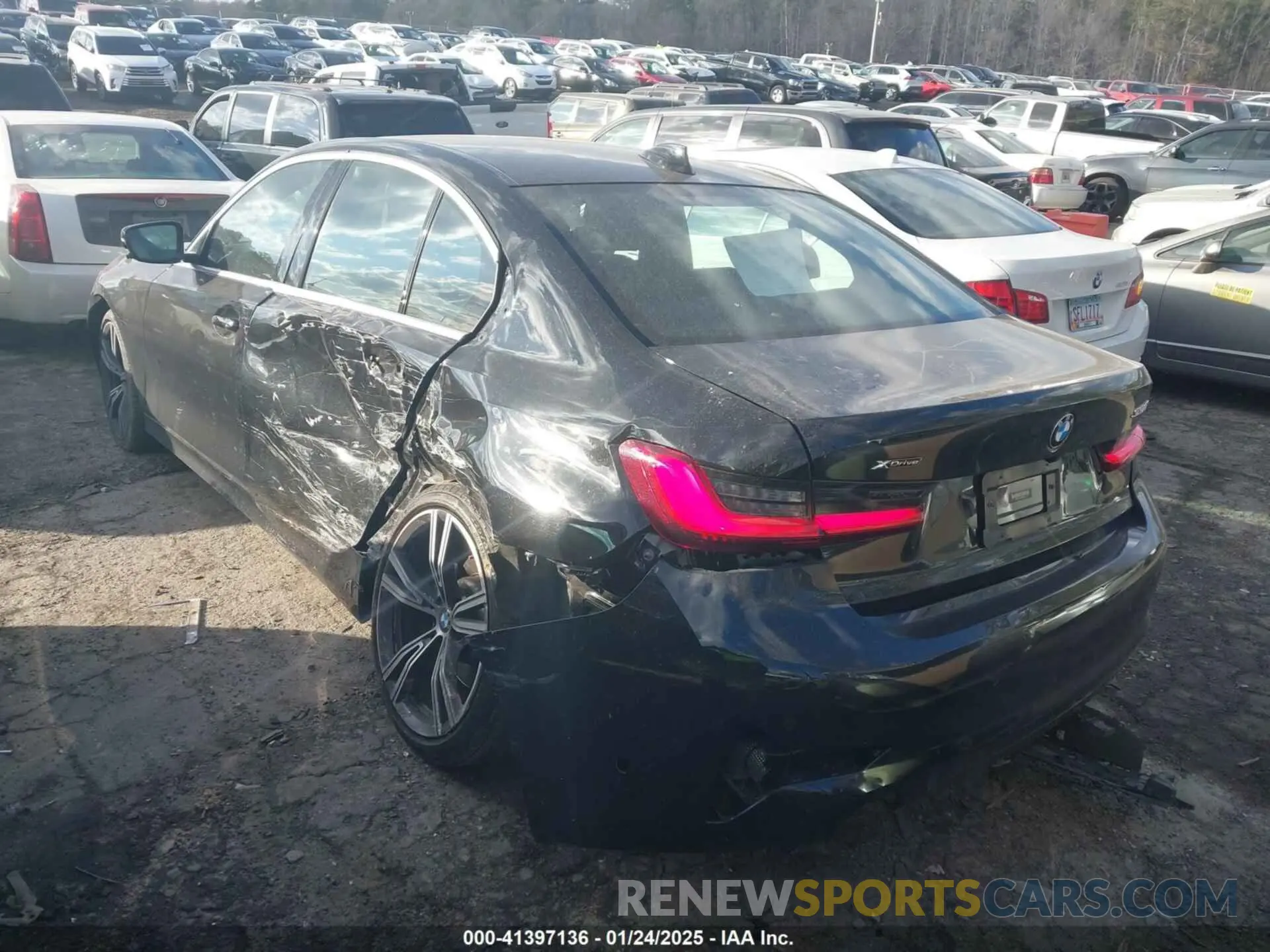 3 Photograph of a damaged car 3MW5R7J04M8B97394 BMW 330I 2021