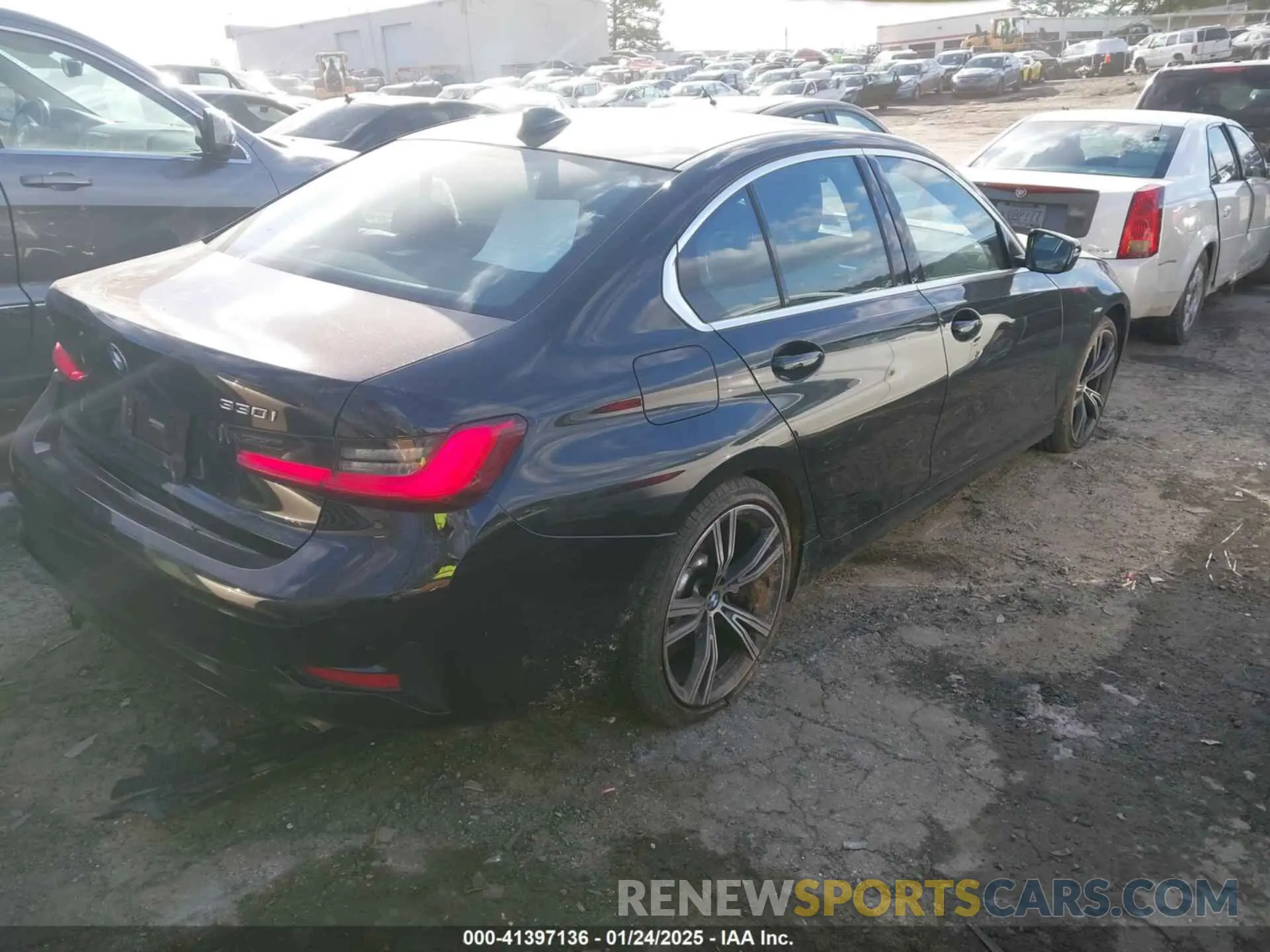 4 Photograph of a damaged car 3MW5R7J04M8B97394 BMW 330I 2021