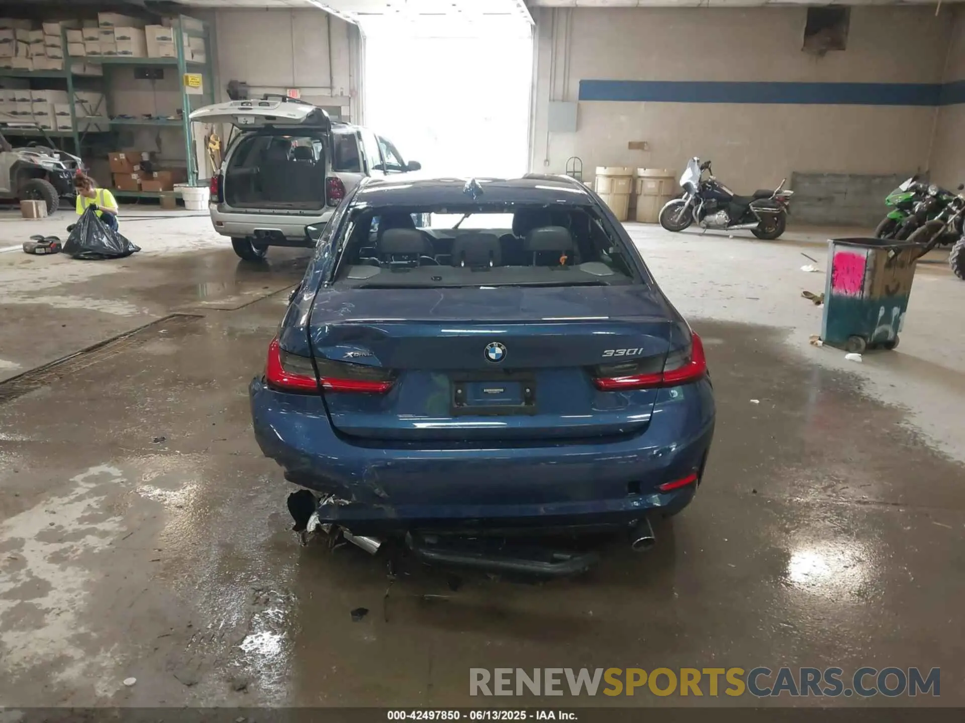 16 Фотография поврежденного автомобиля 3MW5R7J06M8B71931 BMW 330I 2021