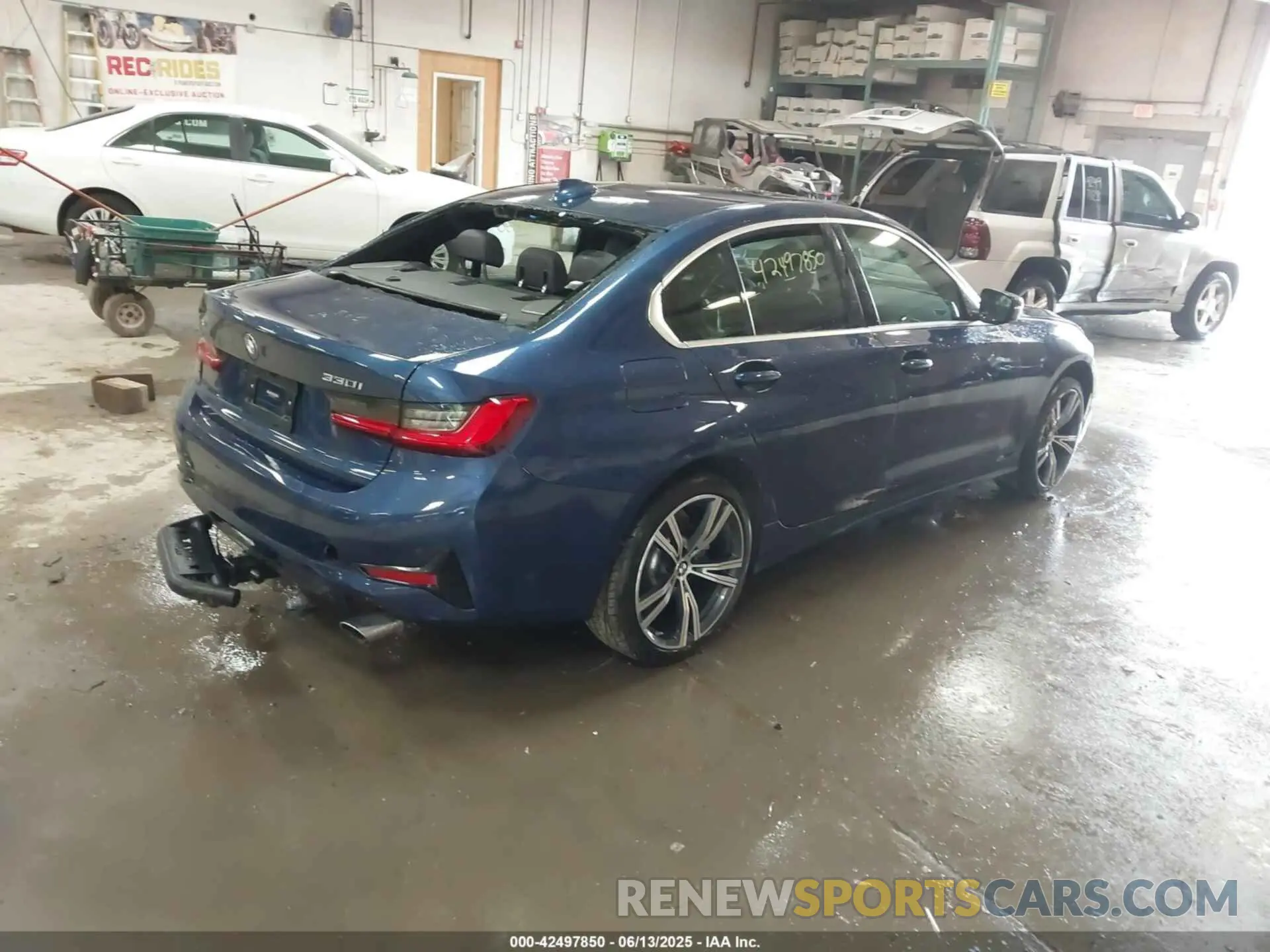 4 Фотография поврежденного автомобиля 3MW5R7J06M8B71931 BMW 330I 2021
