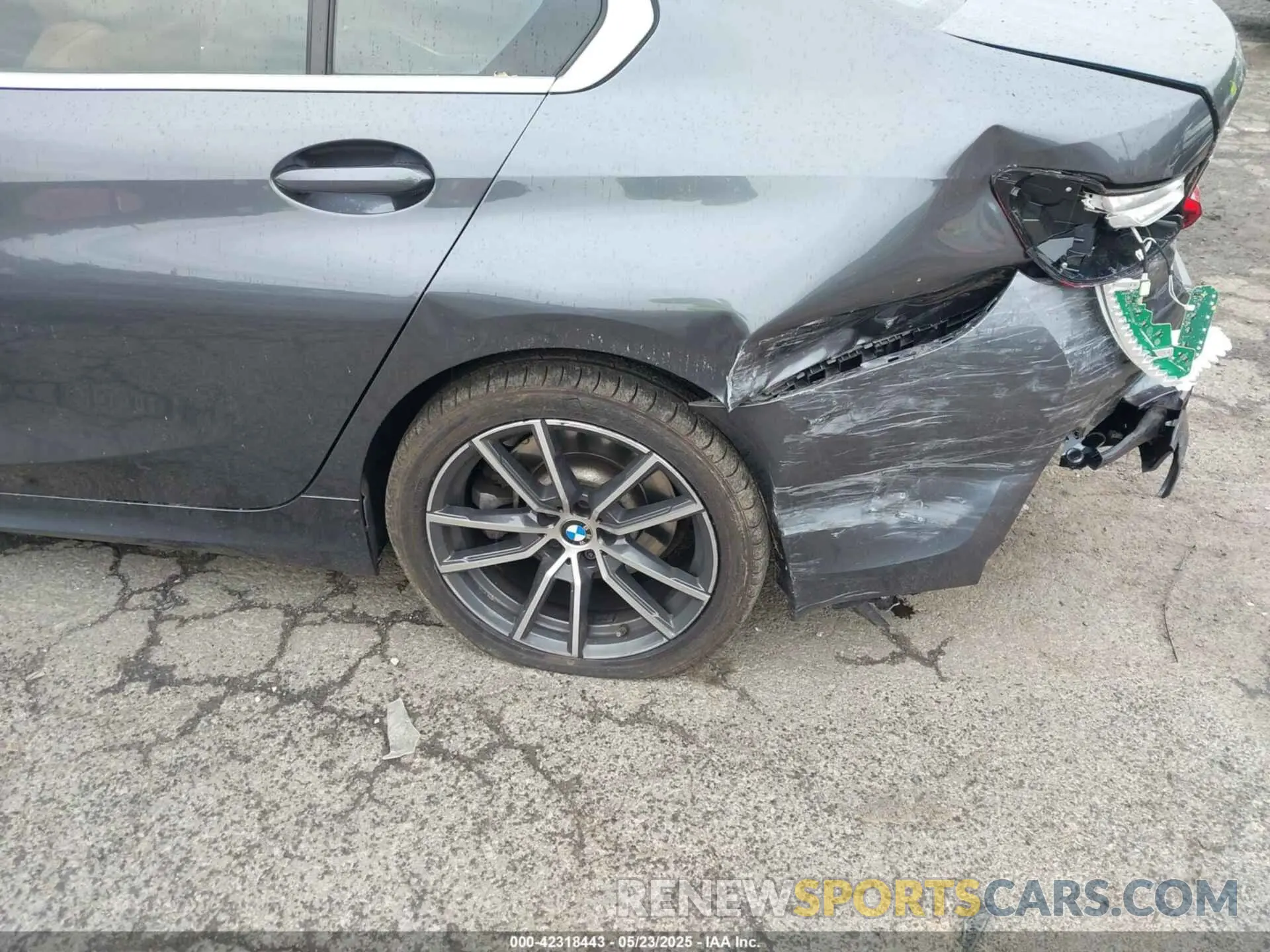 17 Фотография поврежденного автомобиля 3MW5R7J07M8B65104 BMW 330I 2021