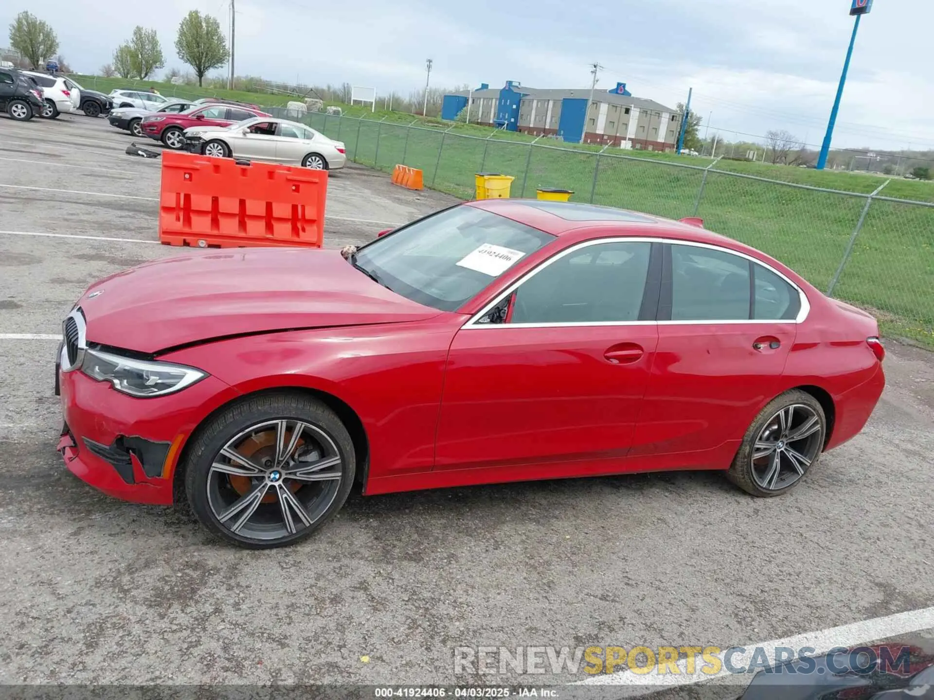 13 Фотография поврежденного автомобиля 3MW5R7J0XM8B84956 BMW 330I 2021