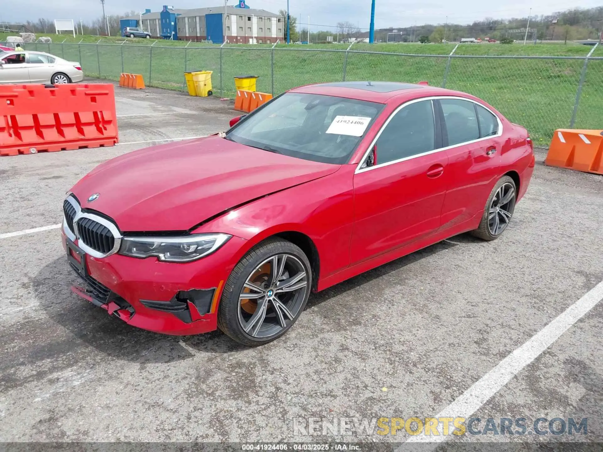 2 Фотография поврежденного автомобиля 3MW5R7J0XM8B84956 BMW 330I 2021