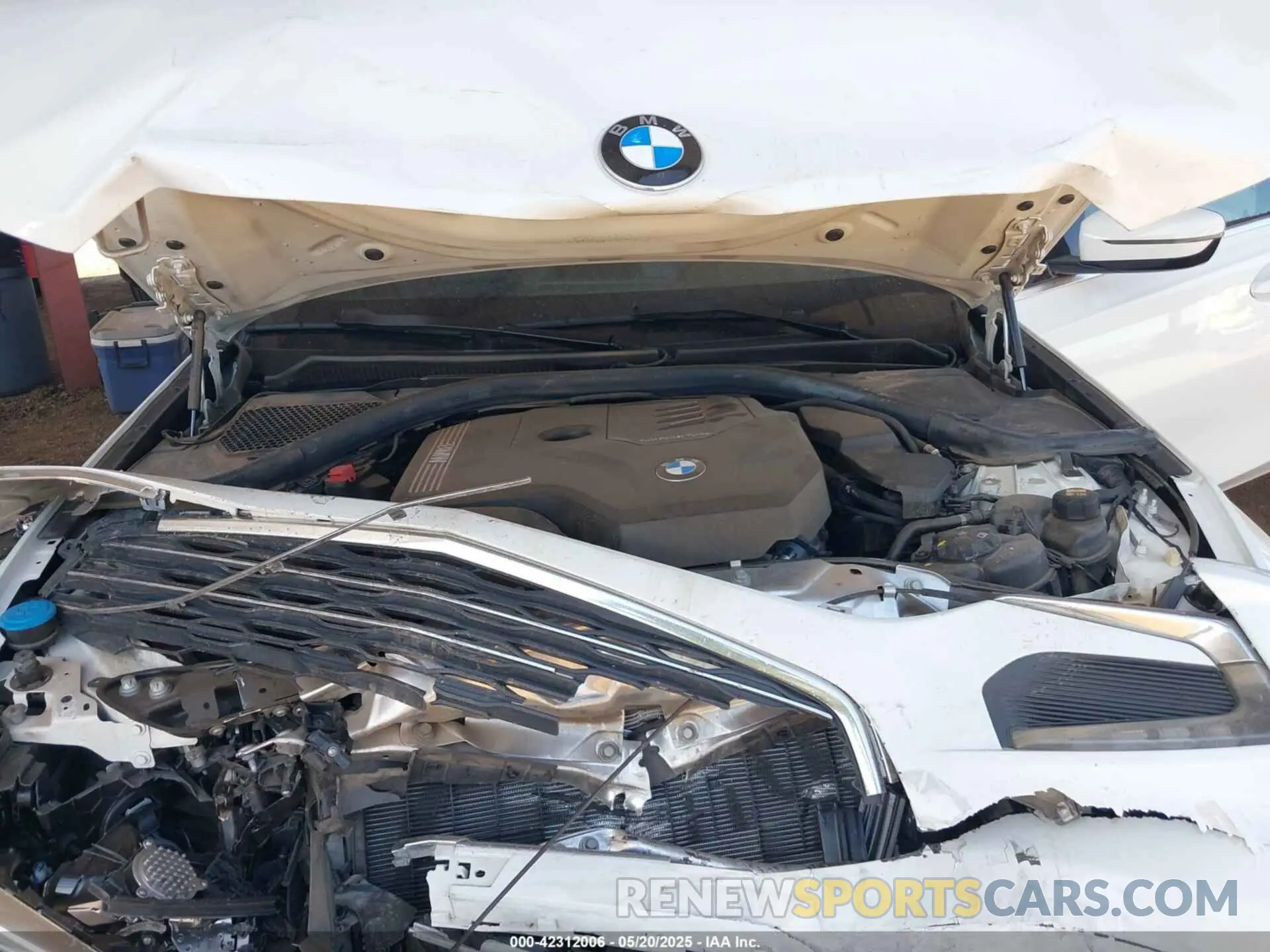 10 Photograph of a damaged car 3MW5R1J01N8C47893 BMW 330I 2022