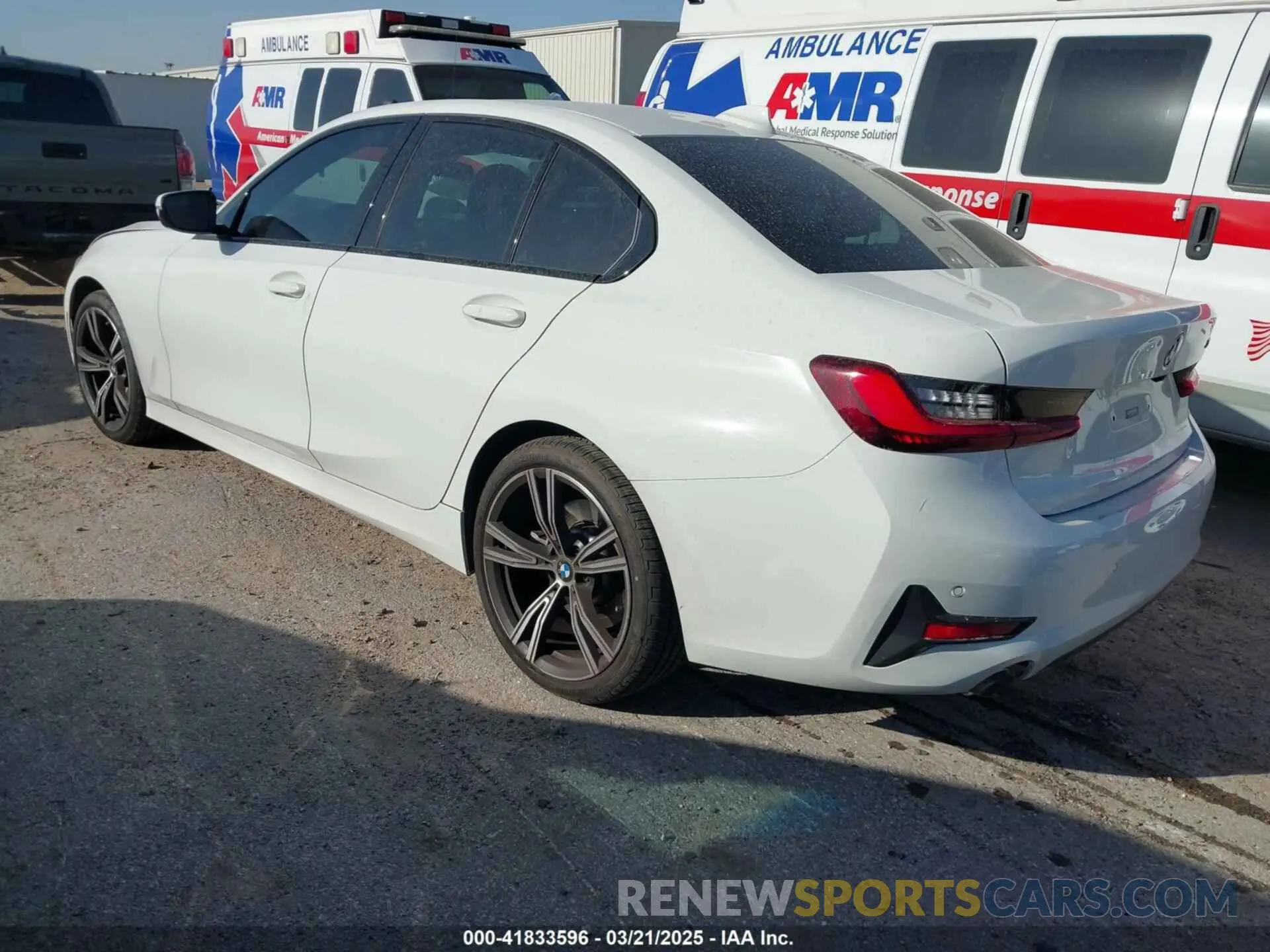 3 Photograph of a damaged car 3MW5R1J01N8C72194 BMW 330I 2022