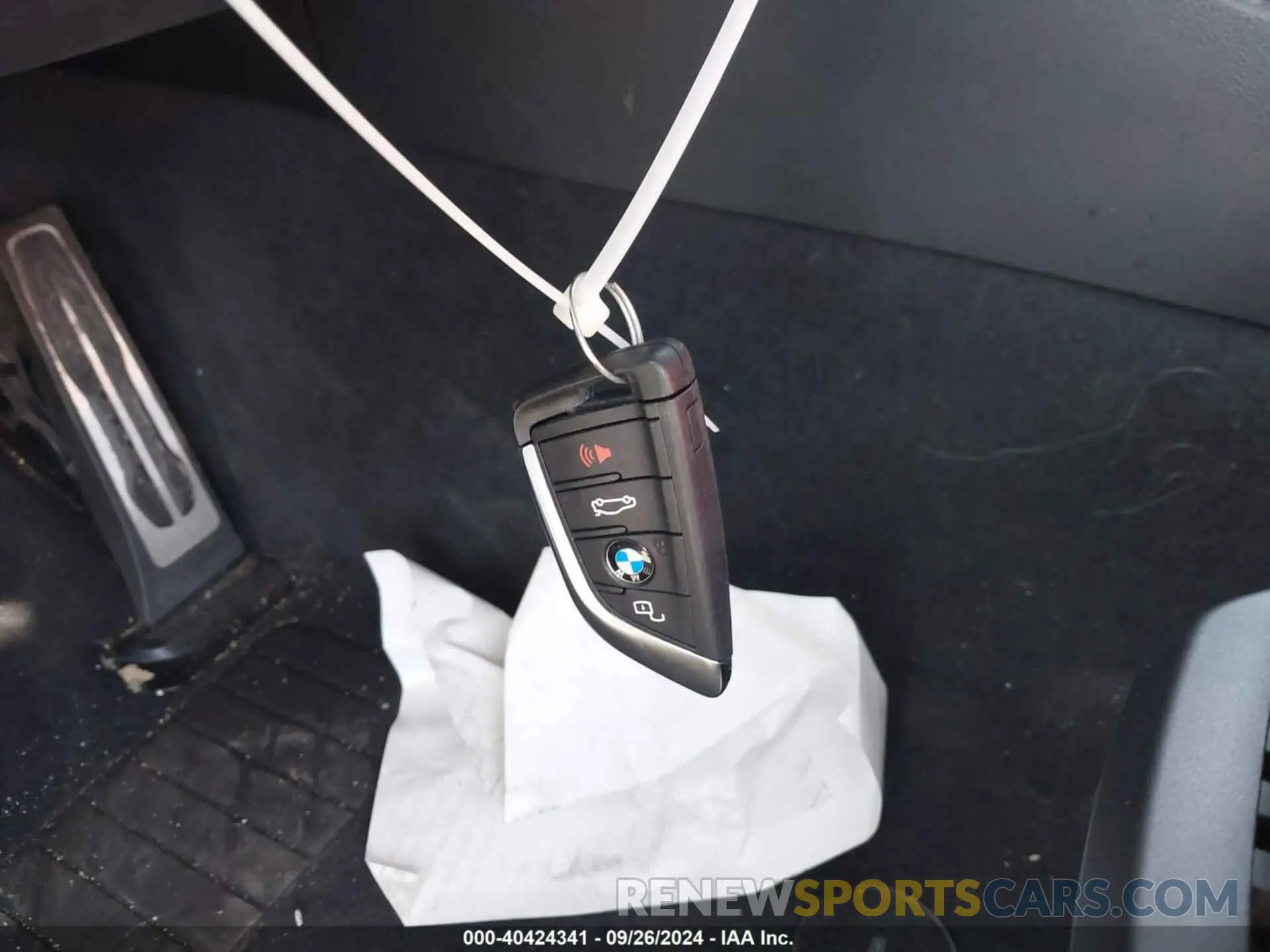 11 Photograph of a damaged car 3MW5R1J03N8C25507 BMW 330I 2022