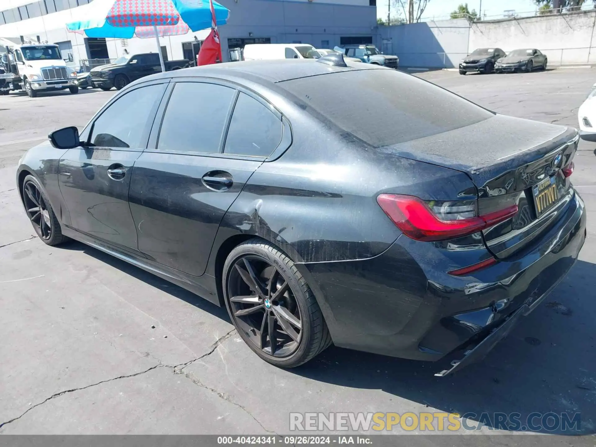 3 Photograph of a damaged car 3MW5R1J03N8C25507 BMW 330I 2022
