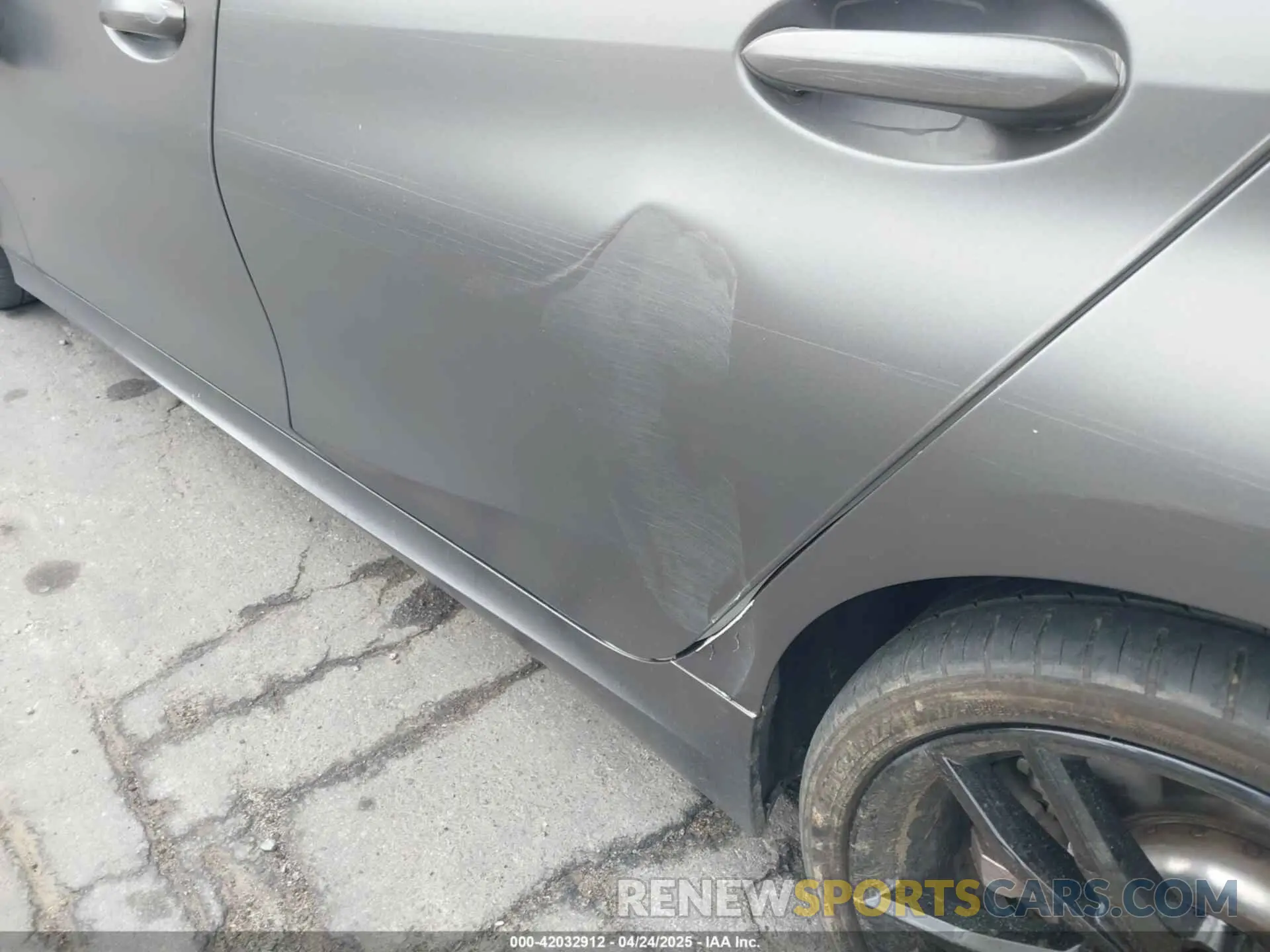 21 Photograph of a damaged car 3MW5R1J05N8C22351 BMW 330I 2022