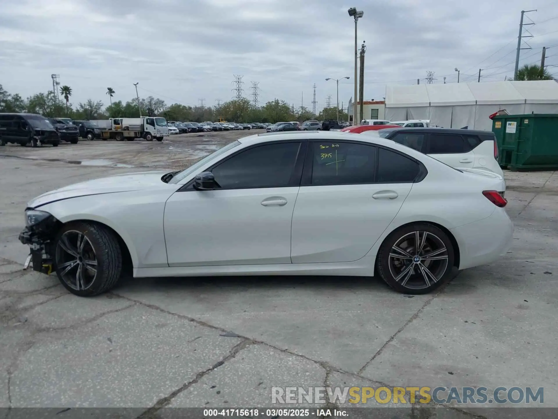 14 Photograph of a damaged car 3MW5R1J06N8C46898 BMW 330I 2022