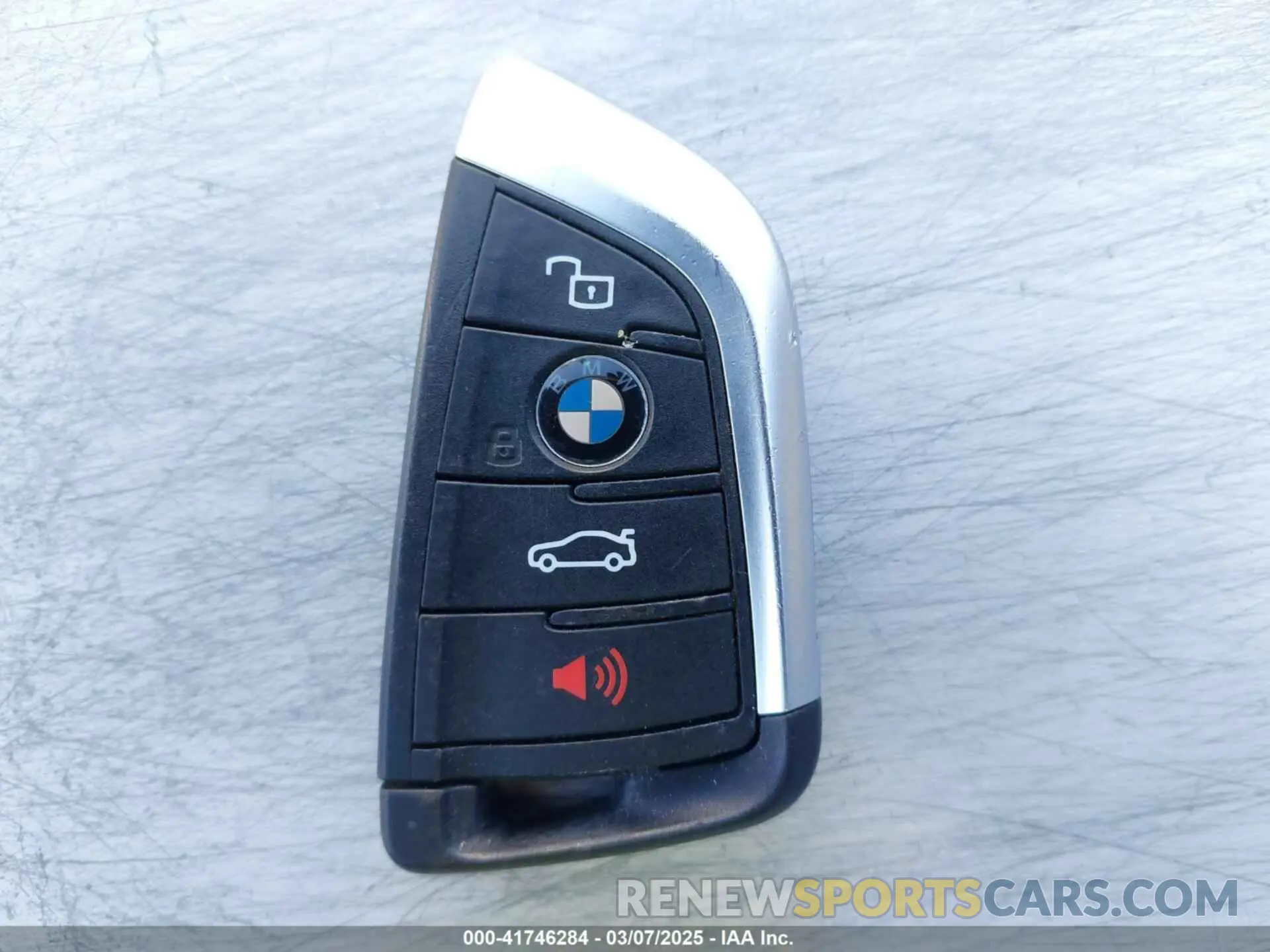 11 Photograph of a damaged car 3MW5R1J07N8C43380 BMW 330I 2022