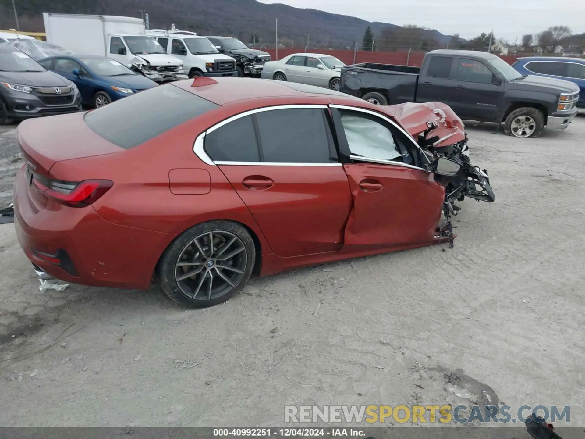 4 Фотография поврежденного автомобиля 3MW5R7J01N8C60985 BMW 330I 2022