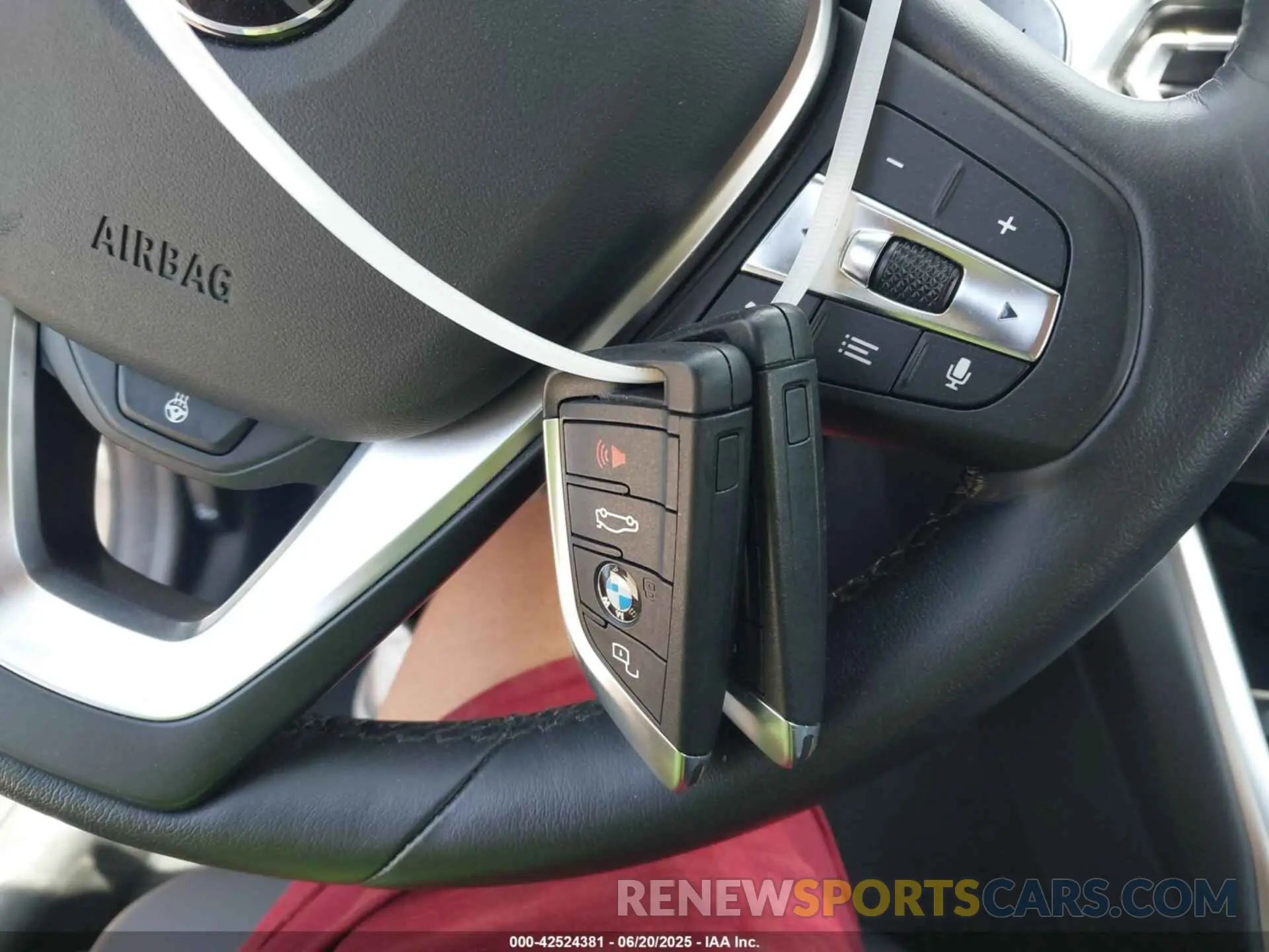 11 Фотография поврежденного автомобиля 3MW5R7J03N8C52967 BMW 330I 2022