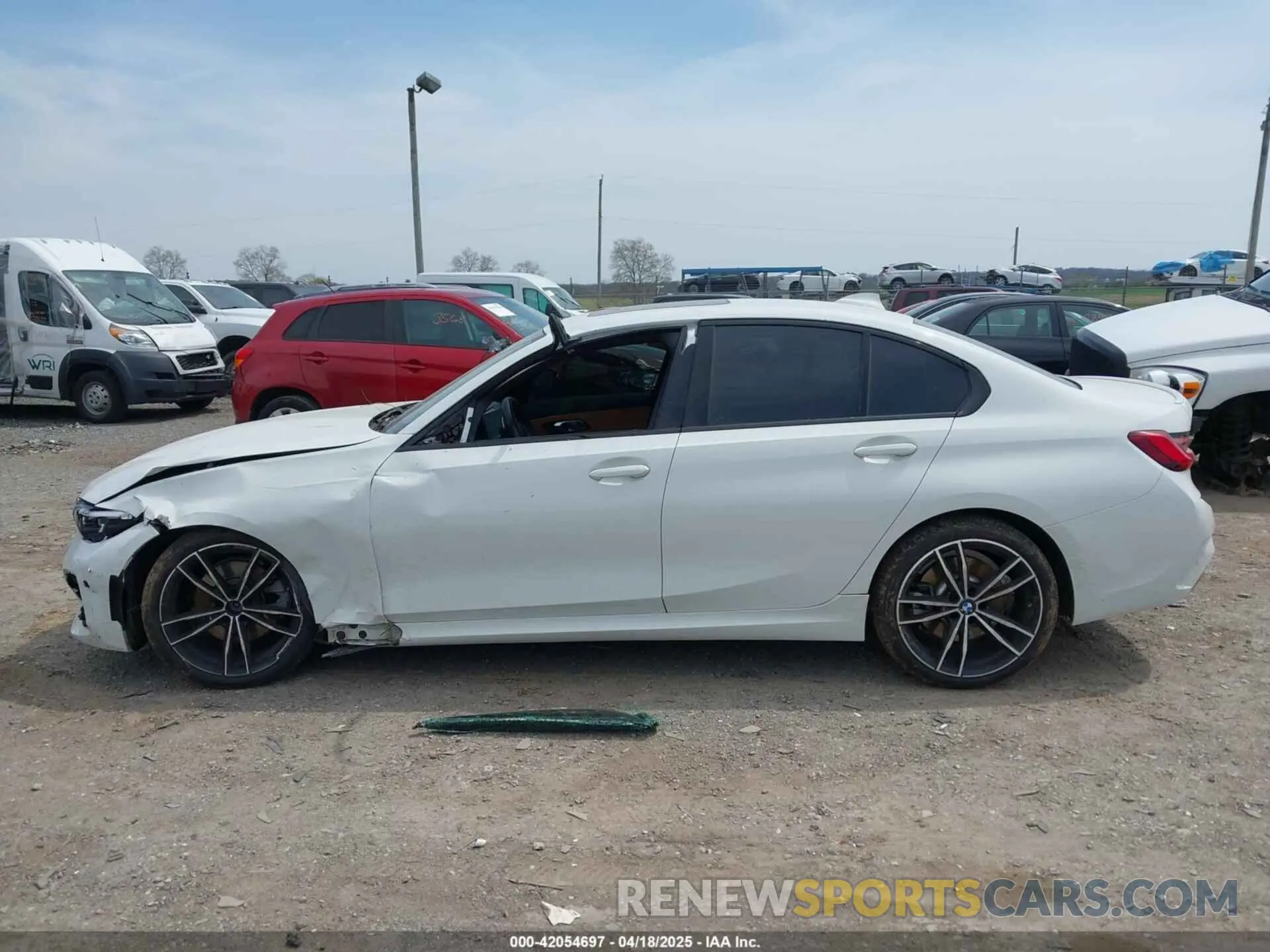14 Photograph of a damaged car 3MW5R7J05N8C40268 BMW 330I 2022