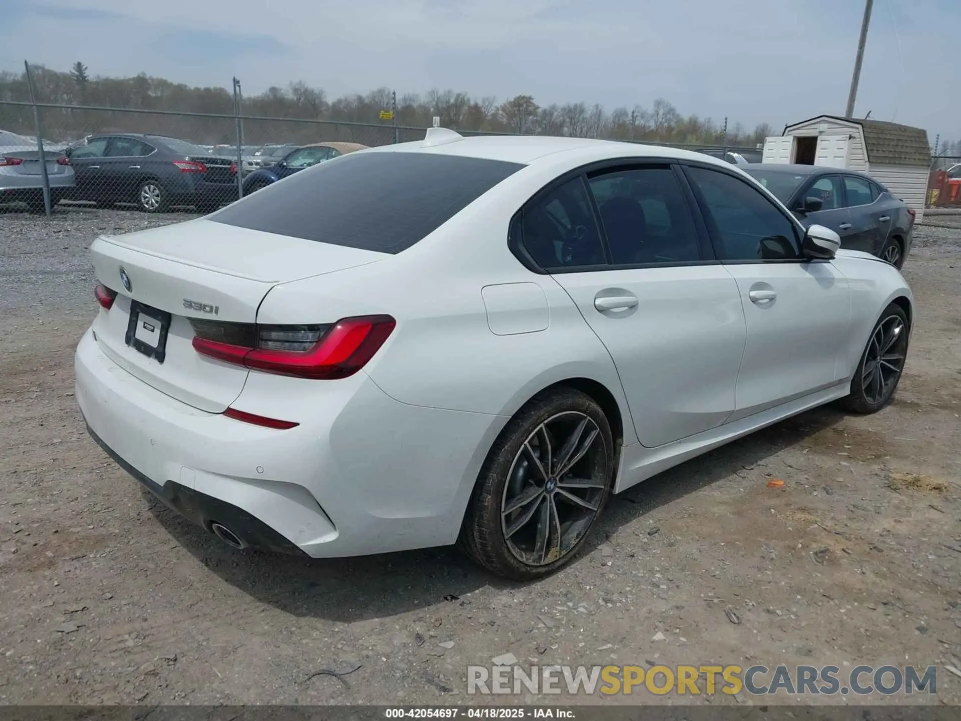 4 Photograph of a damaged car 3MW5R7J05N8C40268 BMW 330I 2022